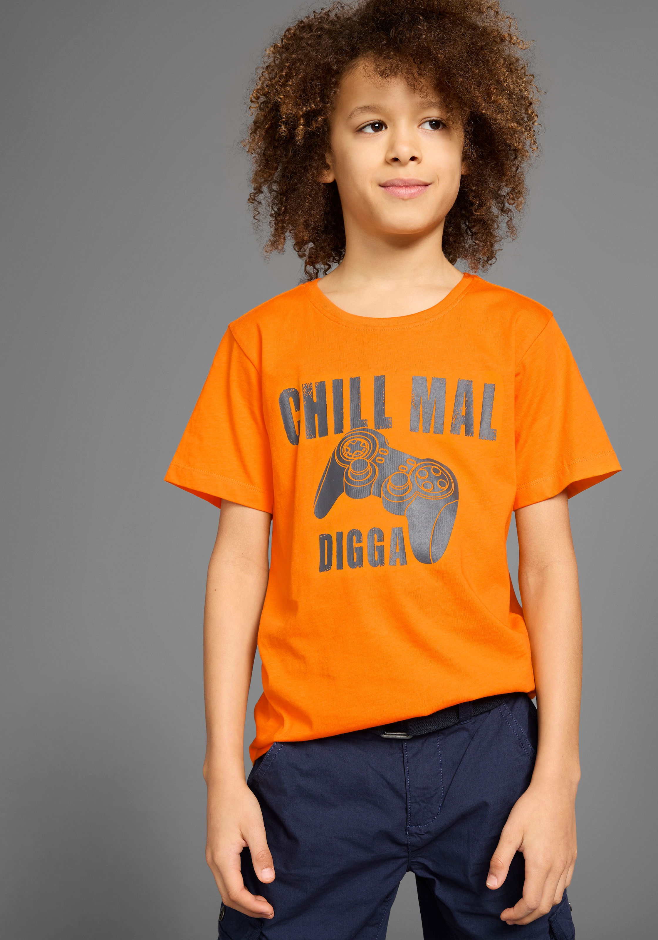 KIDSWORLD T-Shirt »Mit Spruch: CHILL MAL«, Kurzarm, Basic-Stil, mit coolen Schriftzügen, Rundhalsausschnitt