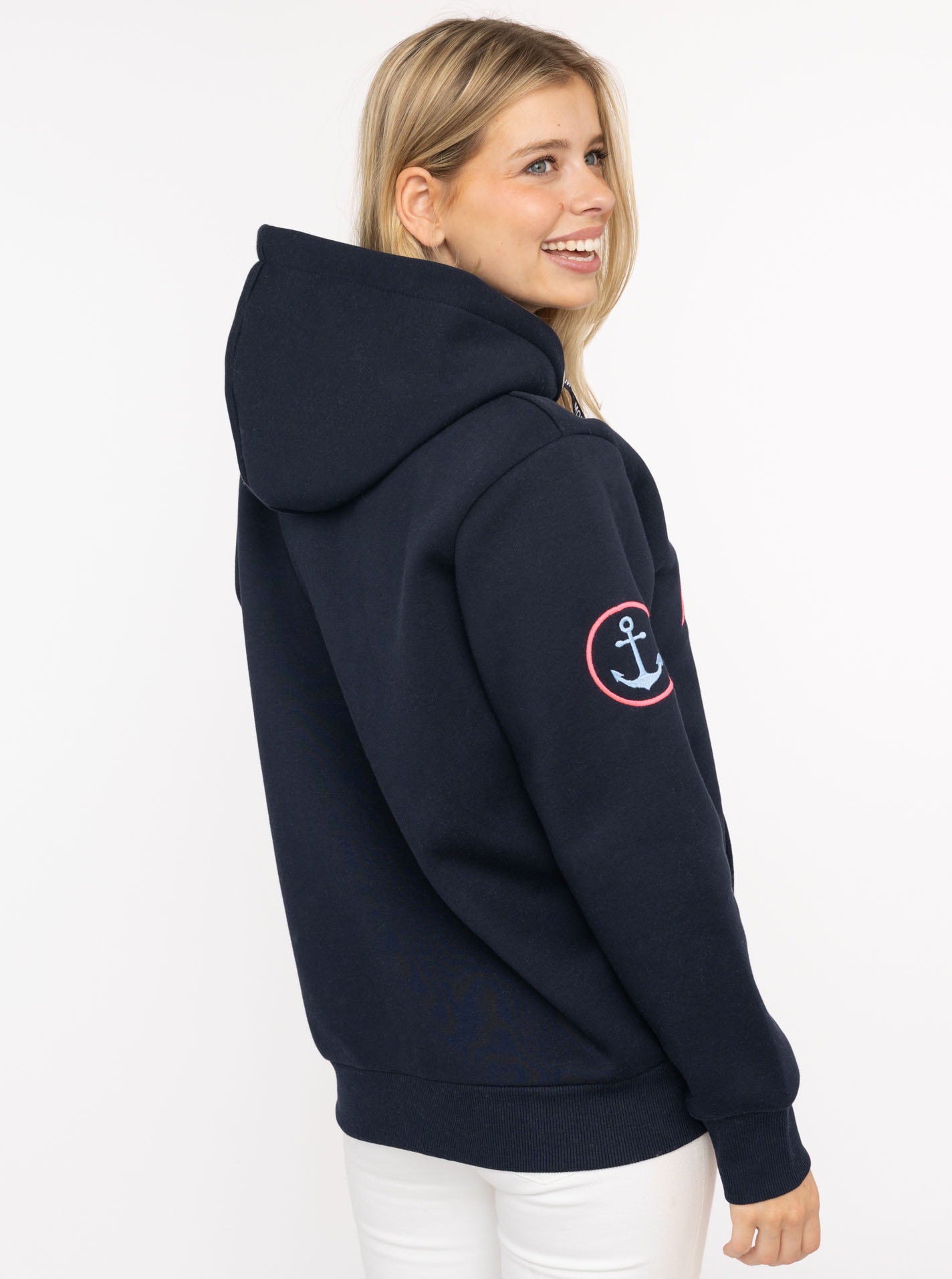 Zwillingsherz Kapuzensweatjacke »"Maritim"«, mit gesticktem MOIN und Anker Logo und Reißverschluss