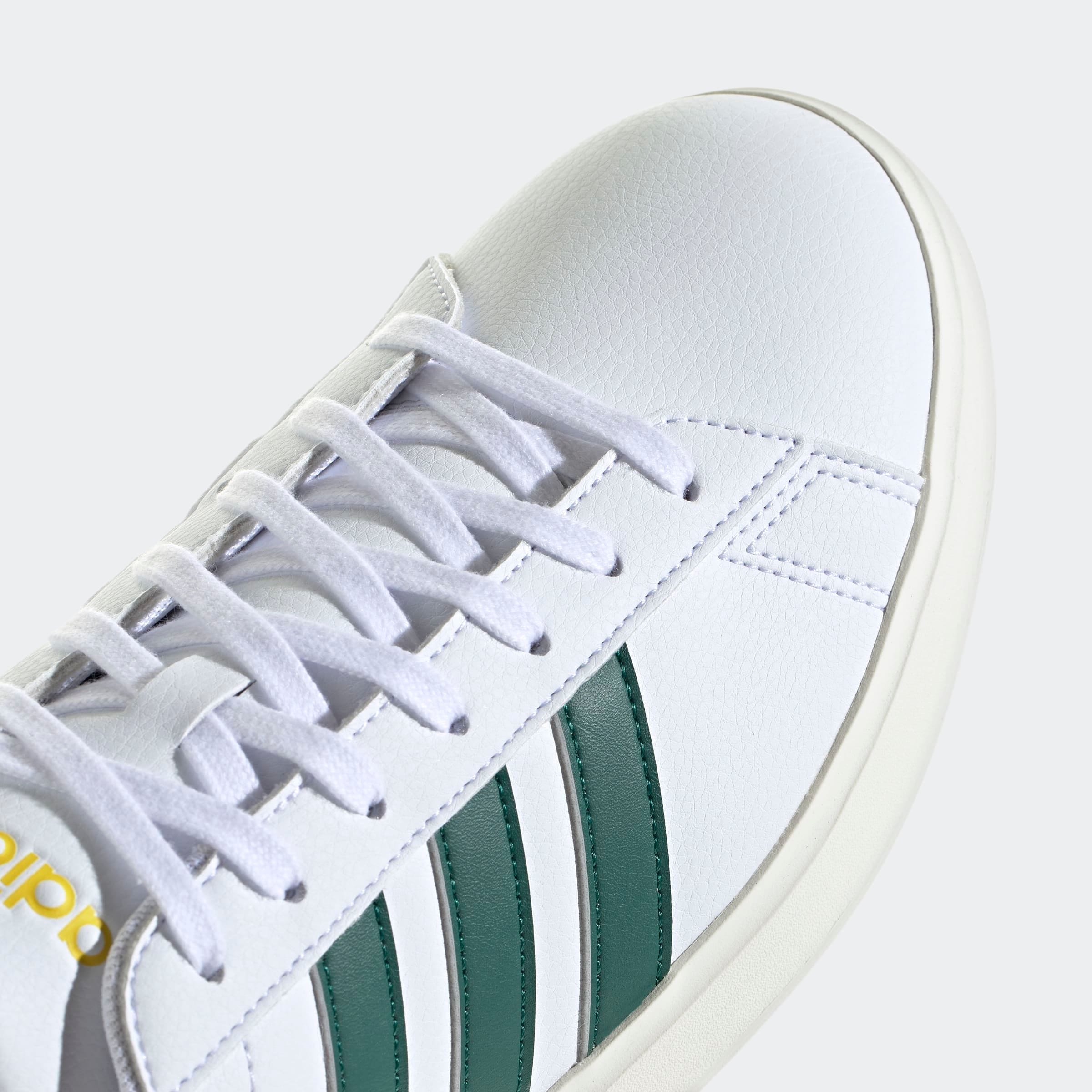 adidas Sportswear Sneaker »GRAND COURT CLOUDFOAM COMFORT«, Design auf den Spuren des adidas Superstar