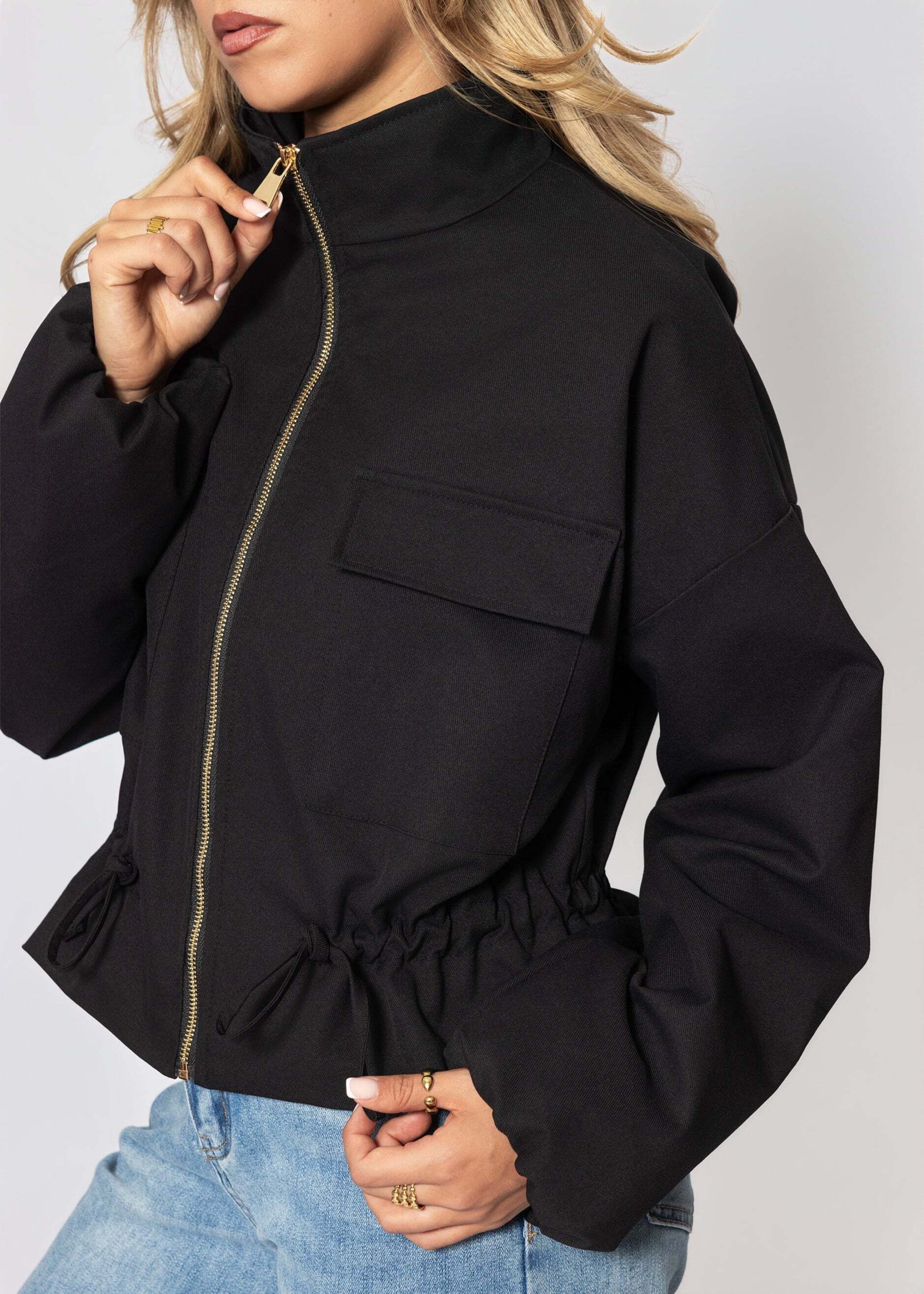 SASSYCLASSY Outdoorjacke »Blousonjacke mit Stehkragen« Locker geschnittene Windjacke in Braun