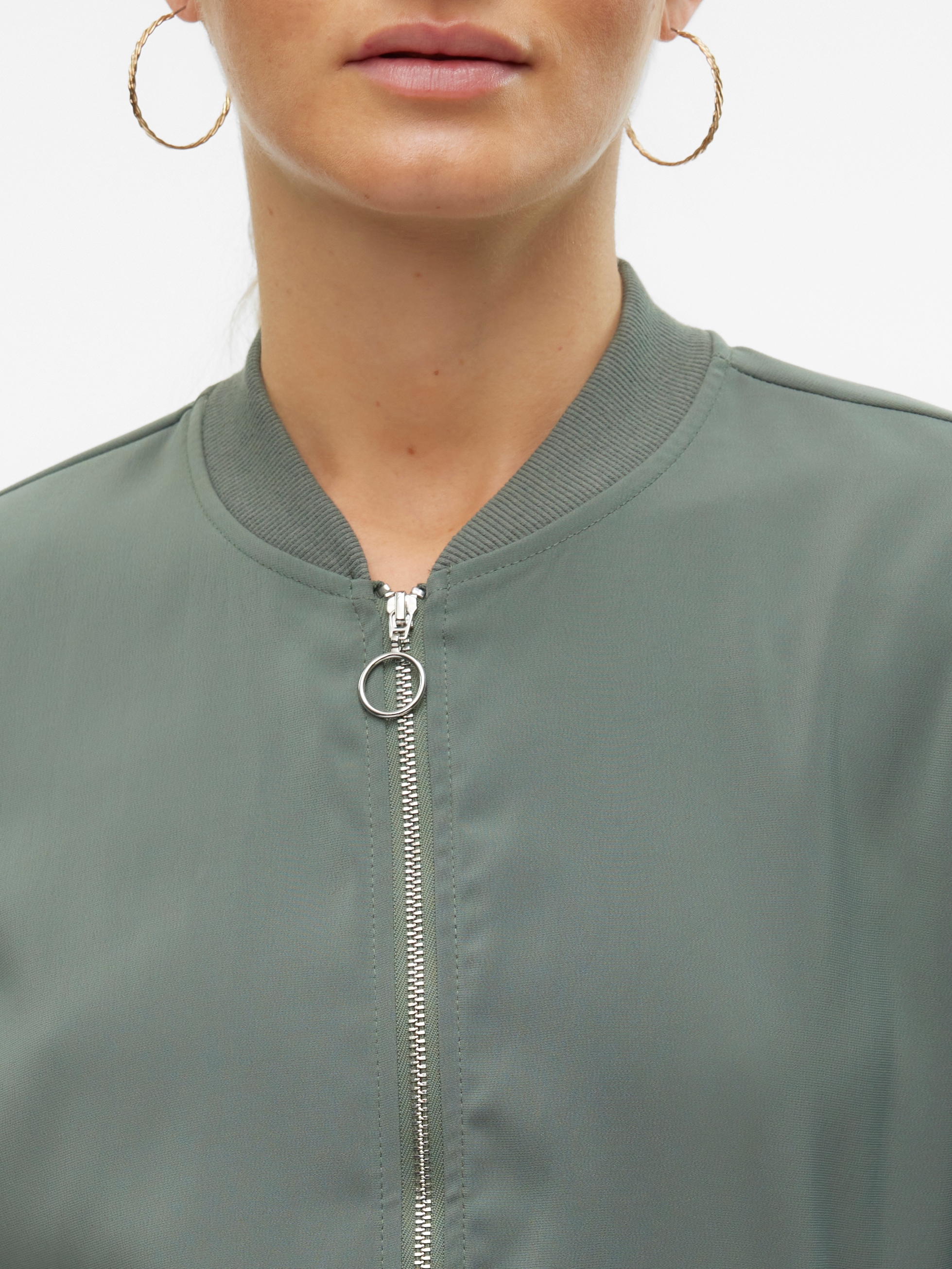 Vero Moda Bomberjacke »VMCOCO L/S BOMBER NOOS« in modisch kurzer Form, mit Stretch