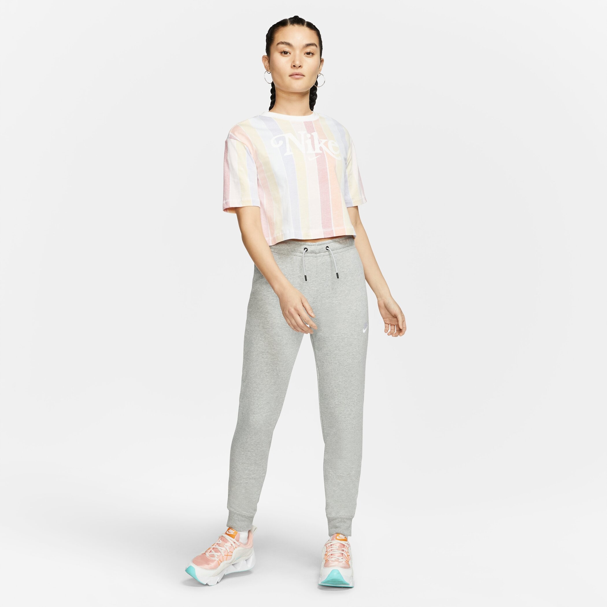 Nike Sportswear Jogginghose »ESSENTIAL WOMENS MID-RISE FLEECE PANT«