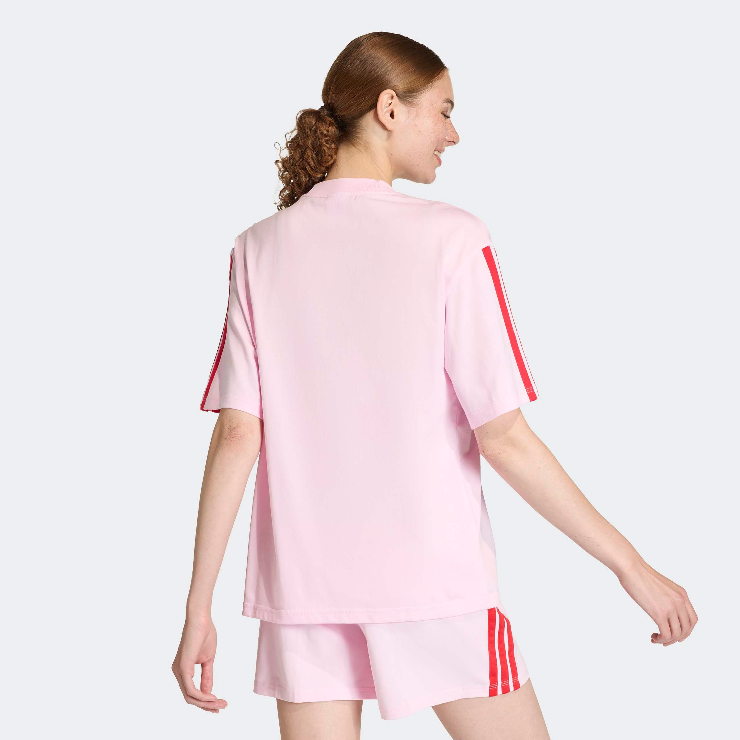 adidas Sportswear T-Shirt »W 3S SJ BF T« lockere Passform, Kurzarmdesign, sportlicher Stil, aus Baumwolle