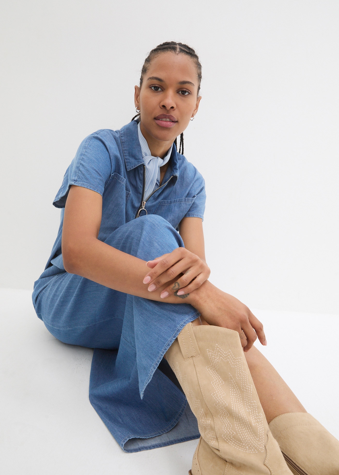 bonprix Jeanskleid für warme Tage, mit kurzem Arm, aus Baumwolle, mit Hemdblusenkragen