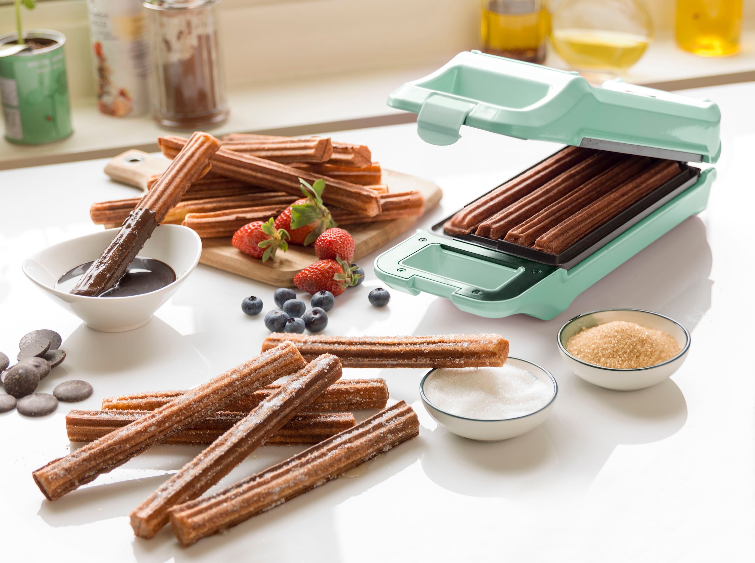 bestron Churro-Maker »ACHM200M Sweet Dreams«, 700 W, Waffeleisen für bis zu 4 Churros, Retro Design, Mint