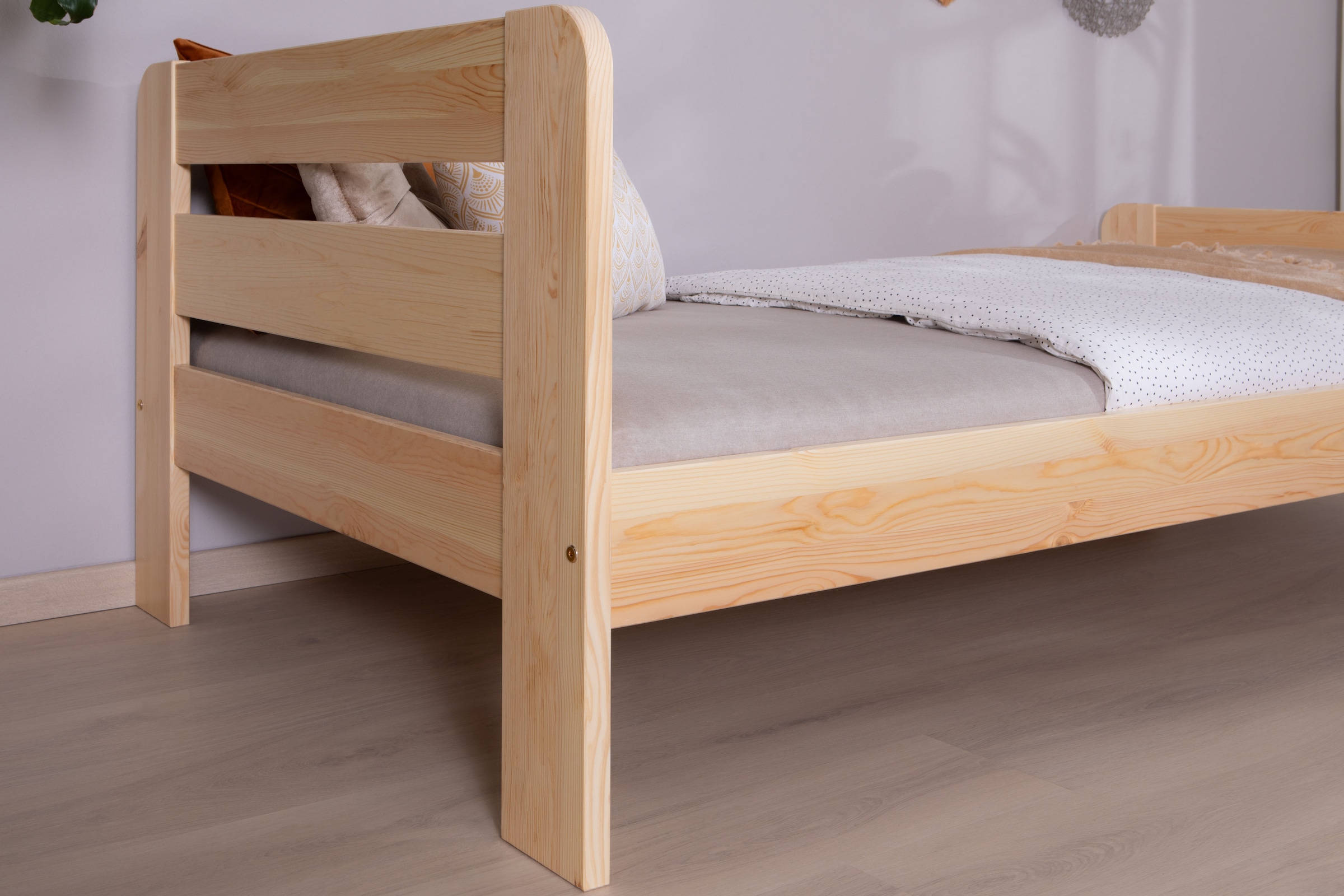 Ticaa Massivholzbett »"Bert", FSC®-zertifiziert (Kiefer), Jugendbett, mit Lattenrost« 90x200cm, 100x200cm, 140x200cm,  ideal für das Kinder- und Jugendzimmer, Massivholz