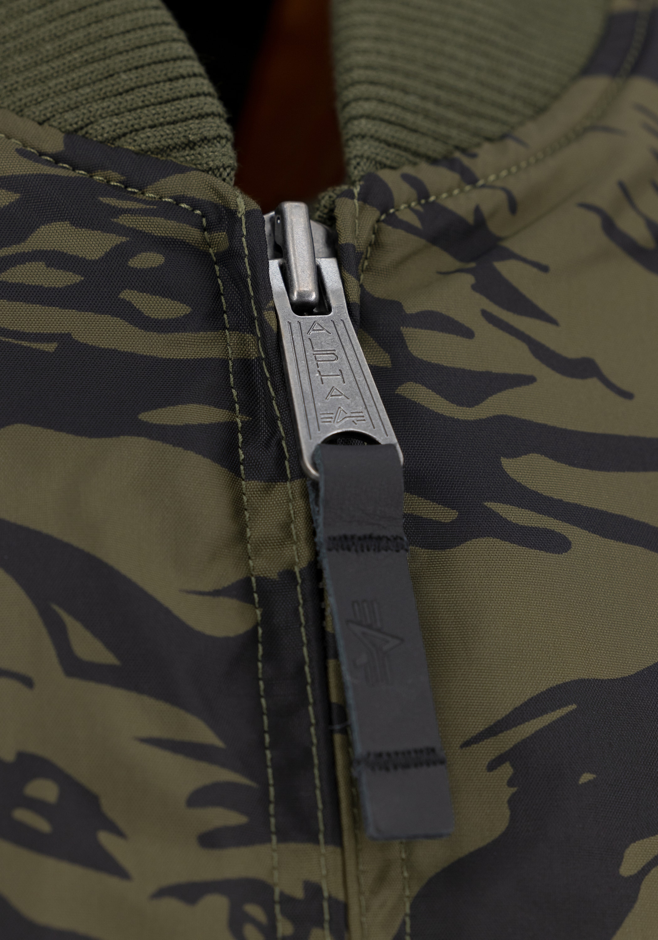 Alpha Industries Bomberjacke »Alpha Industries Men - Bomber Jackets MA-1 TT Two Tone Camo«