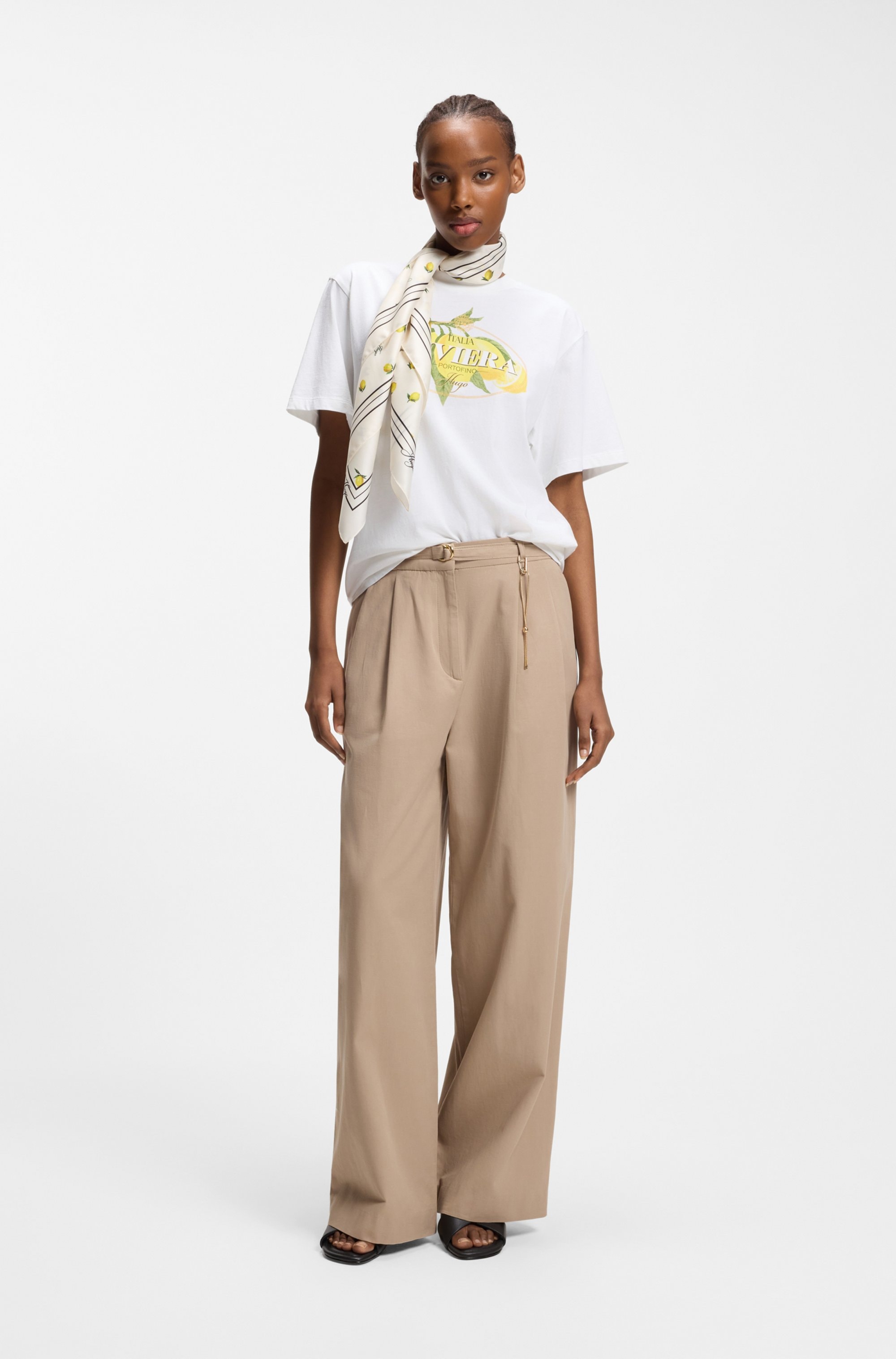 HUGO Halstuch »Auraize 90*90« mit Print und HUGO Schriftzug