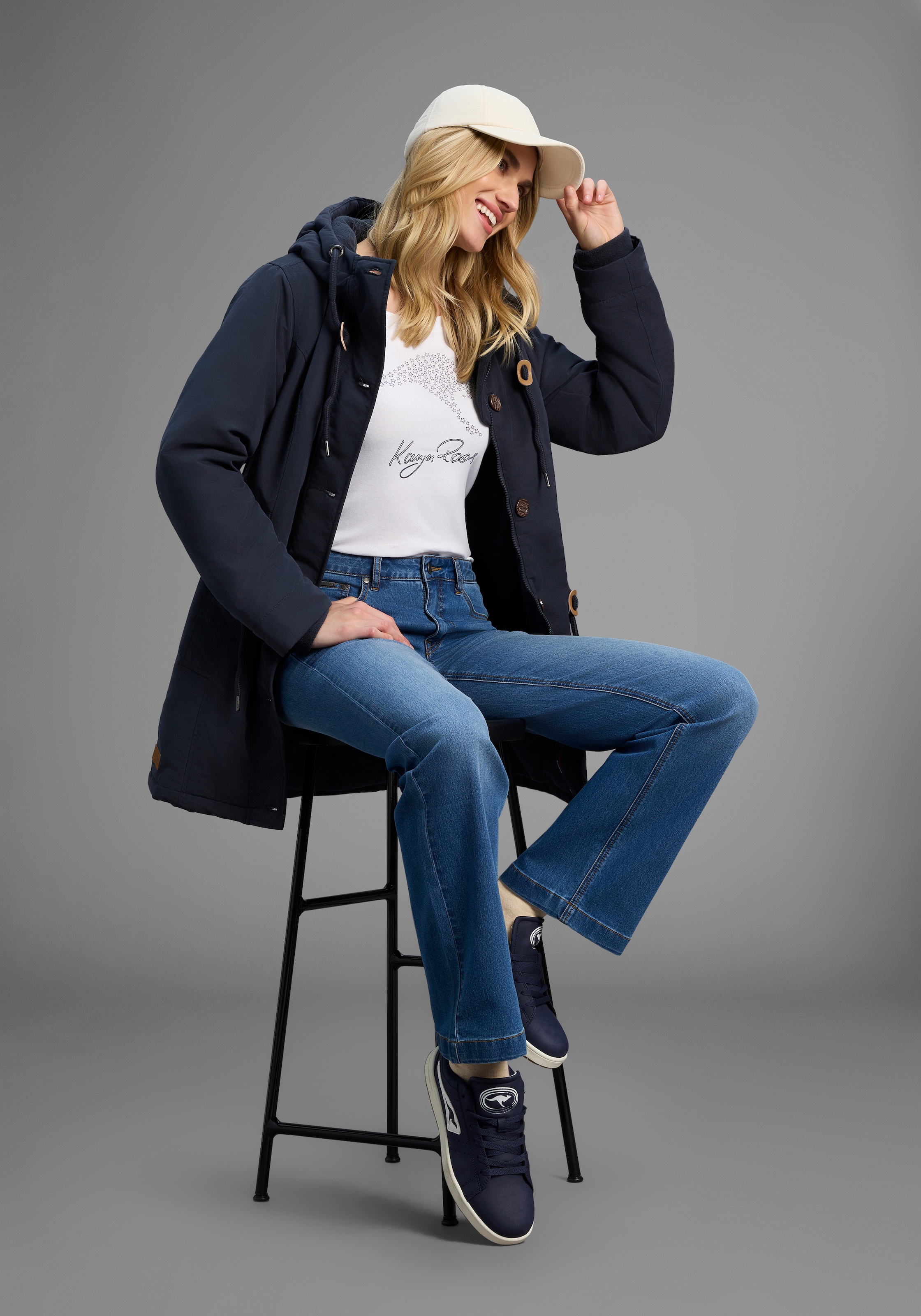 KangaROOS Winterjacke, mit Kapuze, für die kalte Jahreszeit, aus leichtem Webstoff, modisch