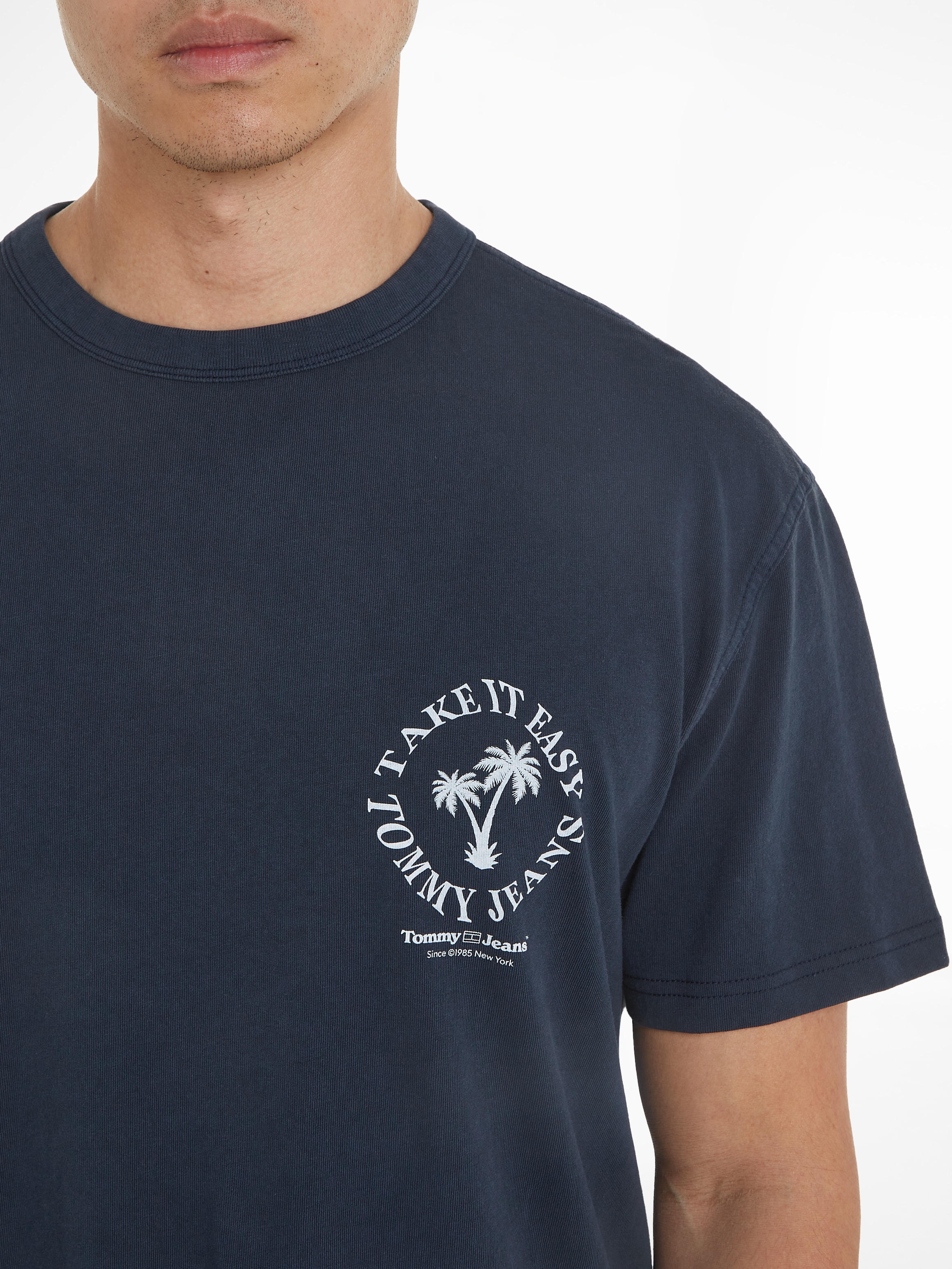 Tommy Jeans T-Shirt »TJM REG NOVELTY GRAPHIC2 TEE«, mit Rückenprint