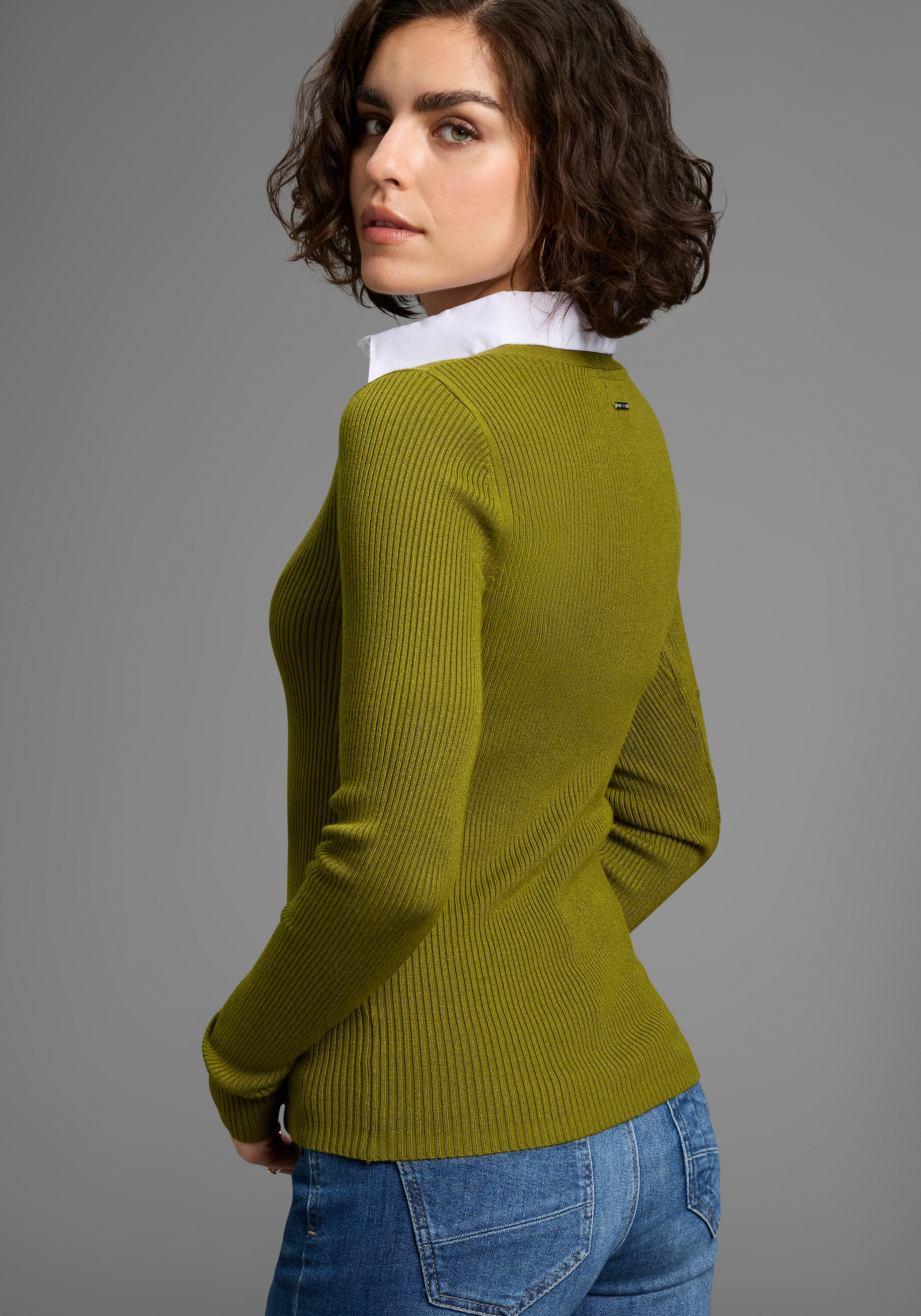 Laura Scott V-Ausschnitt-Pullover, mit spannendem Zopfmuster - NEUE KOLLEKTION