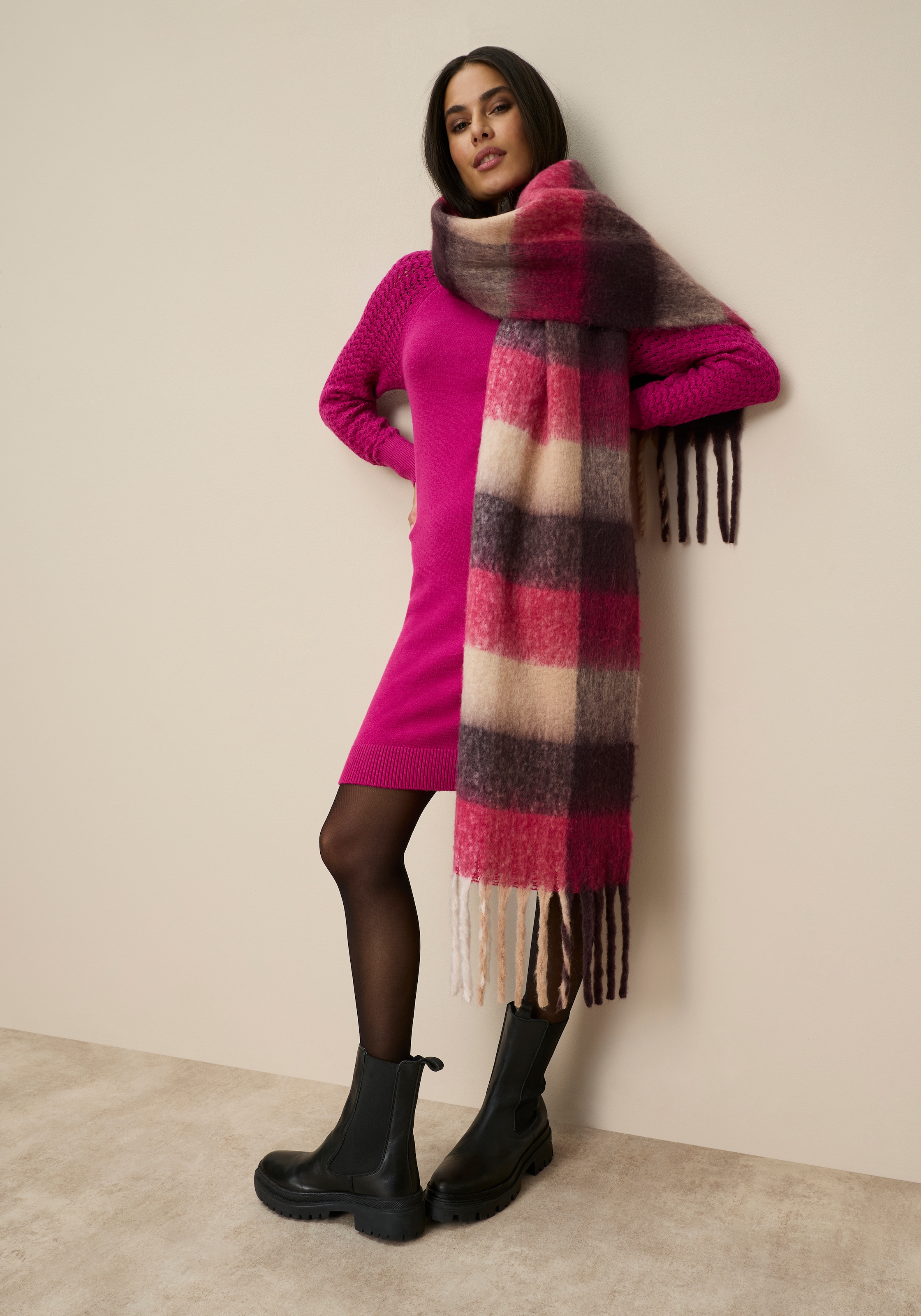 Tamaris Strickkleid Mini-Länge mit Ajourstrickmuster aus Viskosemischung