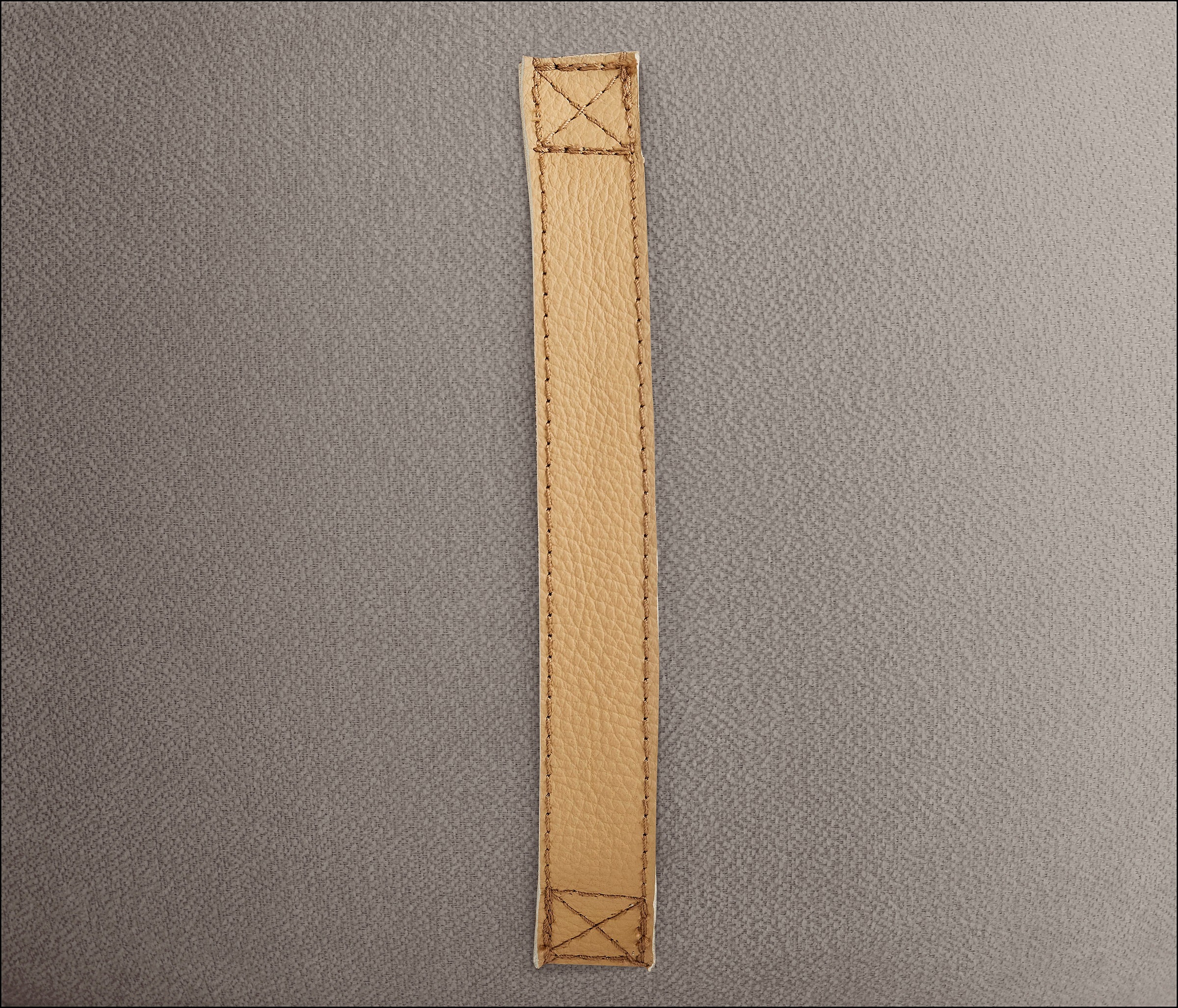 s.Oliver Hocker »Finnian, moderner Designhocker mit Lederriemen, softes Design« hochwertig, zum Wohlfühlen in Luxus-Microfaser/Struktur oder in Bouclé