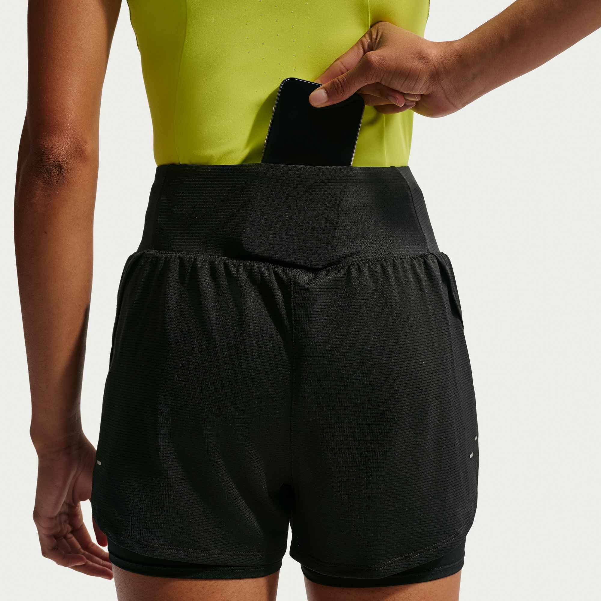 Nike Laufshorts »W NK TEMPO FLW MSH DF 2N1 SHRT«  ohne Verschluss, aus Mesh, mit Dri-FIT Technologie