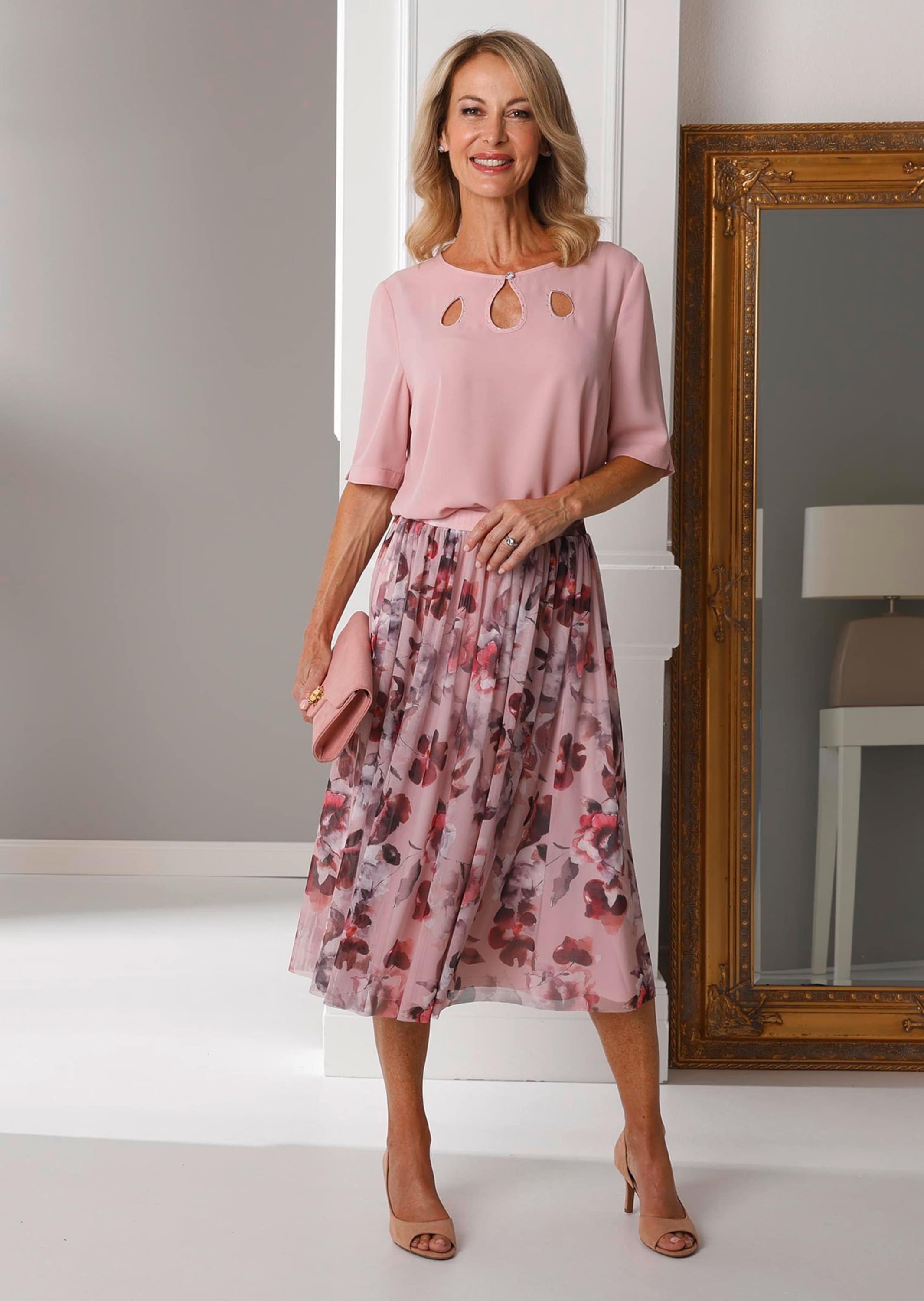 GOLDNER Kurzarmbluse »Feminine Bluse mit aufregender Ausschnittlösung« Ohne