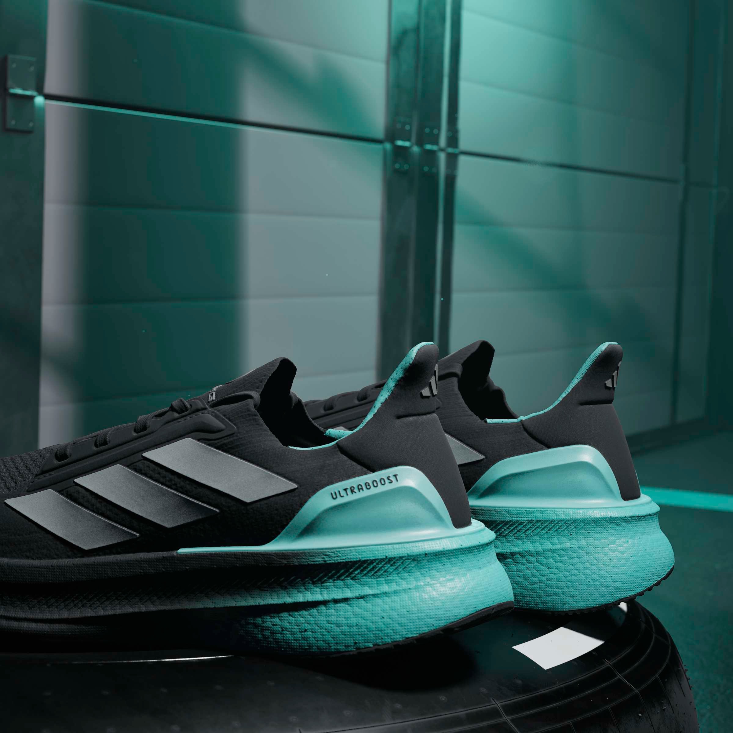 adidas Performance Laufschuh »ULTRABOOST 5X M MER«  Mercedes AMG Motorsport