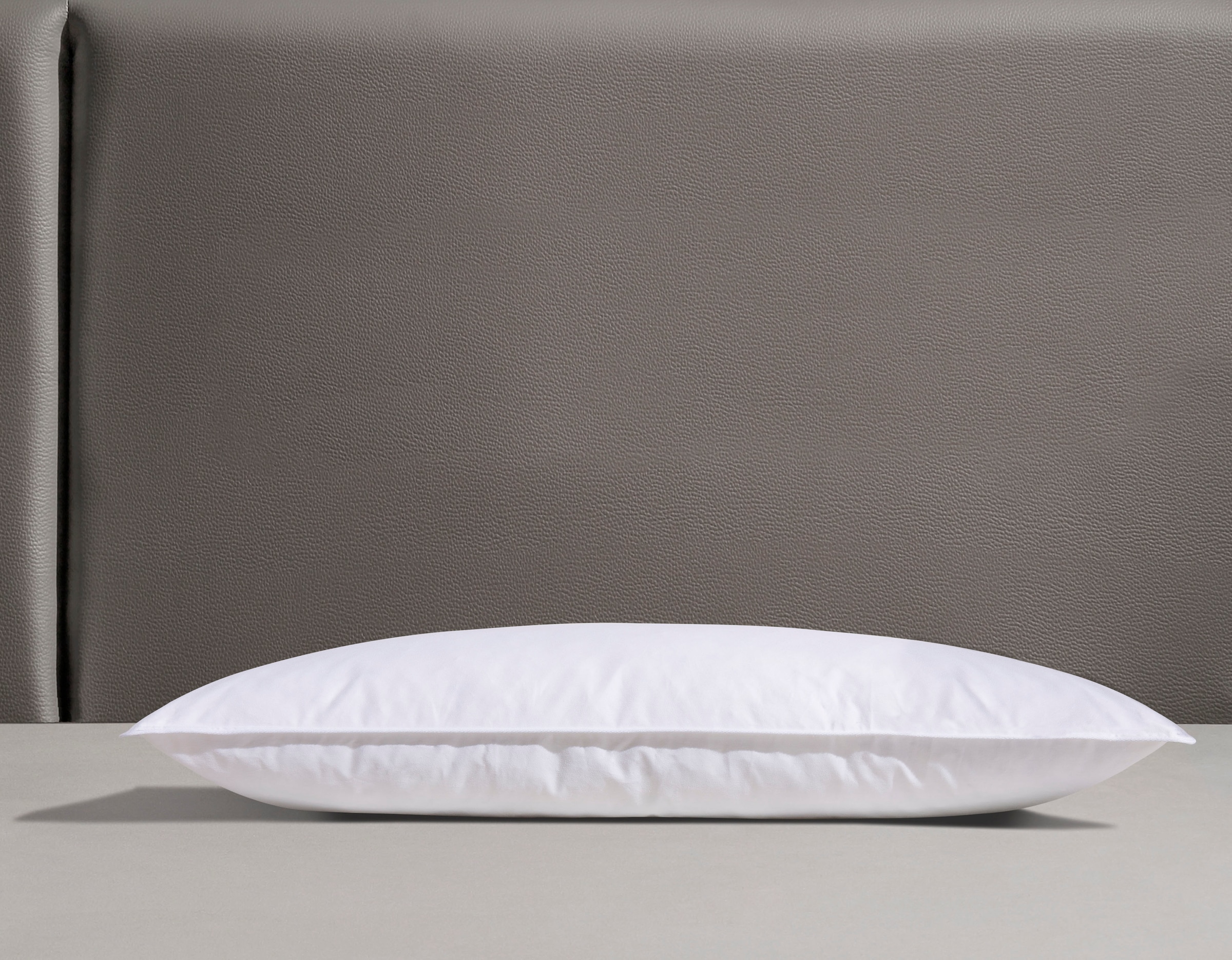 Älgdröm 3-Kammer-Kopfkissen »Lasse, Kopfkissen 40x80 cm, 80x80 cm«, Füllung: 60% Daunen / 40% Federn (Außenkammern), Bezug: feiner Daunenbatist, 100% Baumwolle, (1 St.), Kissen, Made in Germany, Made in Green, allergikerfreundlich