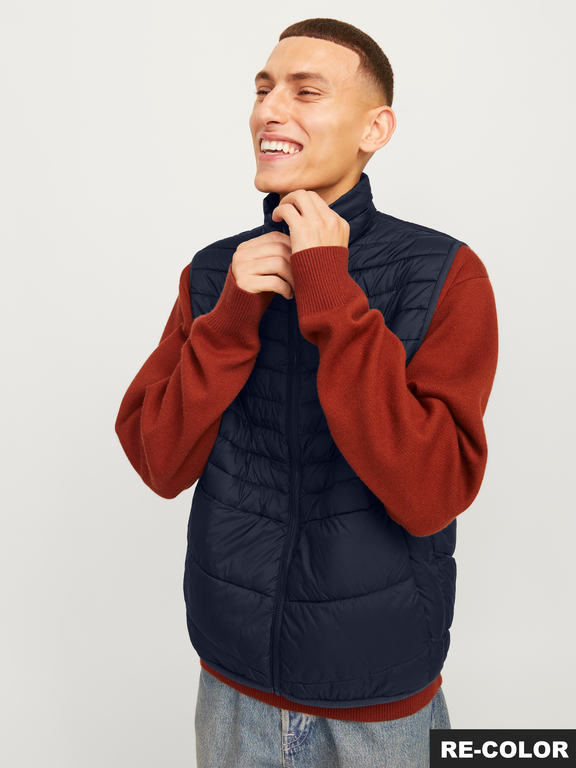 Jack & Jones Steppweste »JJESTATE  Praktische Weste mit Beutel, ideal für unterwegs« unifarben, modisch, regular fit, Polyester