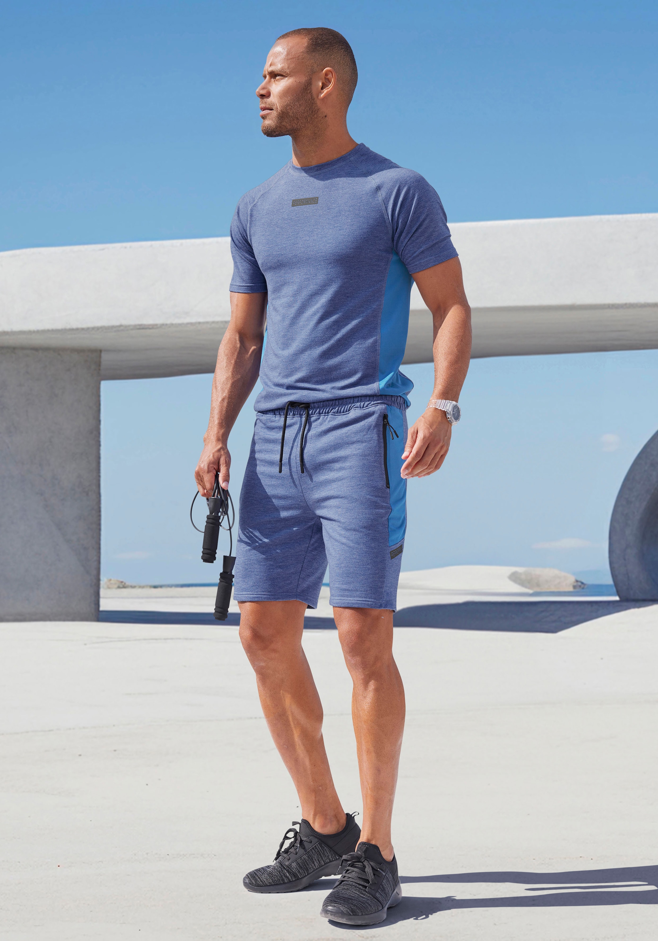 AUTHENTIC LE JOGGER Shorts »- Sporthose«, mit Mesheinsätzen und seitlichen Reißverschlusstaschen