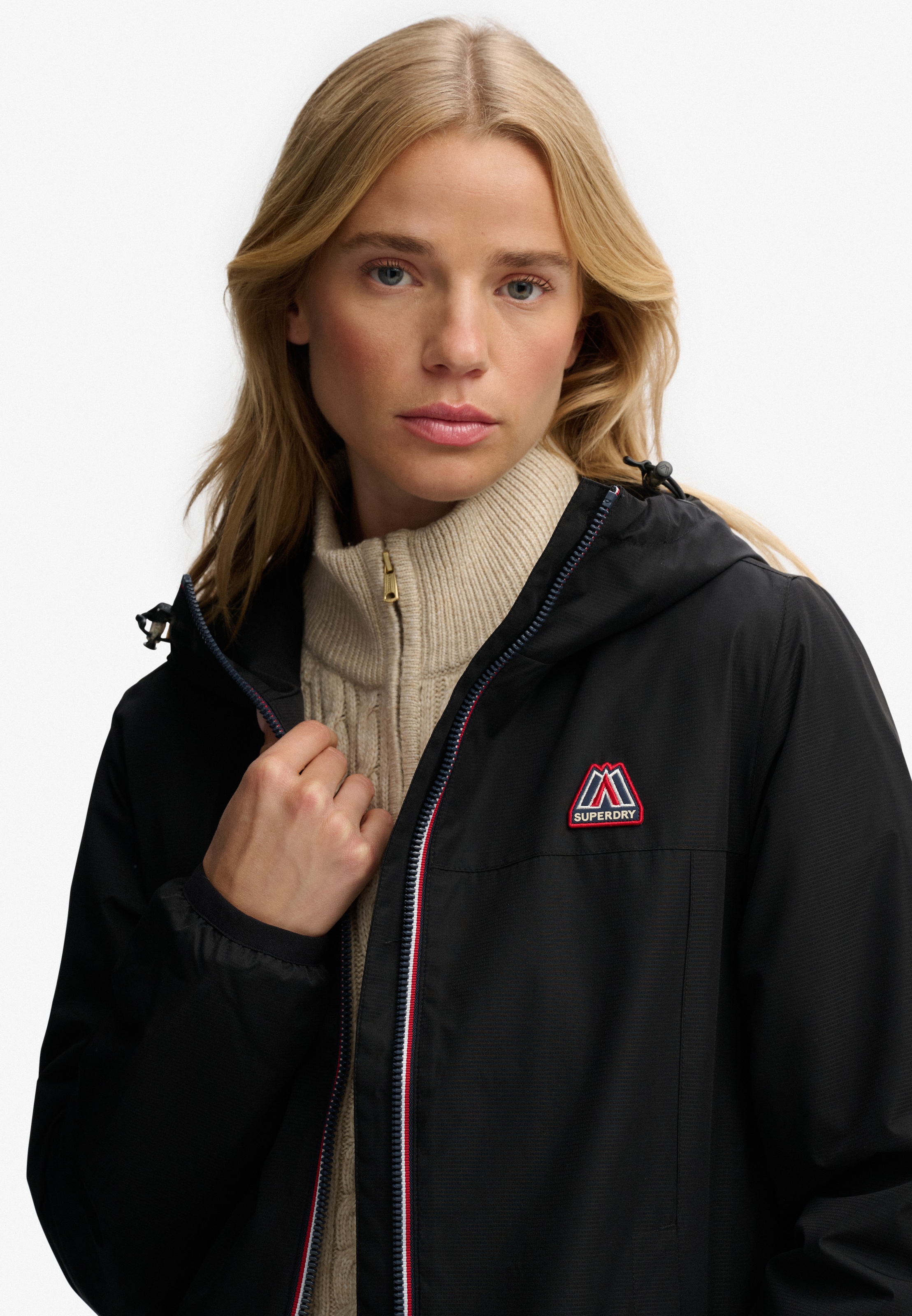 Superdry Outdoorjacke »ESSENTIAL TRI WINDBREAKER JKT« mit Kapuze