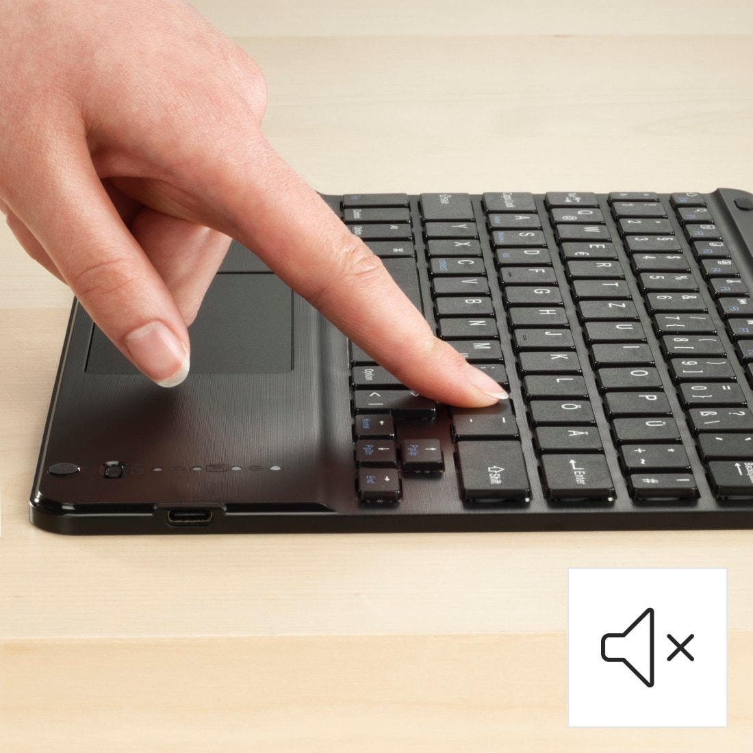 Hama Tablet-Hülle »Tablet-Hülle f. iPad Air 13“, herausnehmbare BT-Tastatur, Touchpad« Tablet Bluetooth-Tastatur, Touchpad, Standfunktion, abnehmbare Tastatur