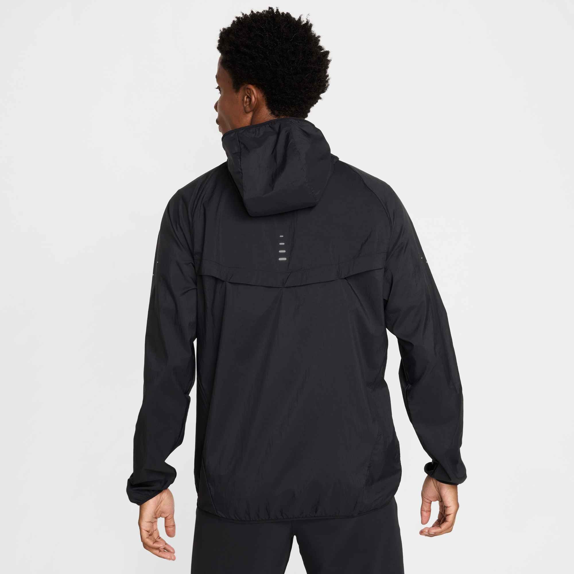 Nike Laufjacke »M NK UV RPL STRIDE JACKET« mit Kapuze für sportliche Aktivitäten, mit Kapuze, wasserabweisend