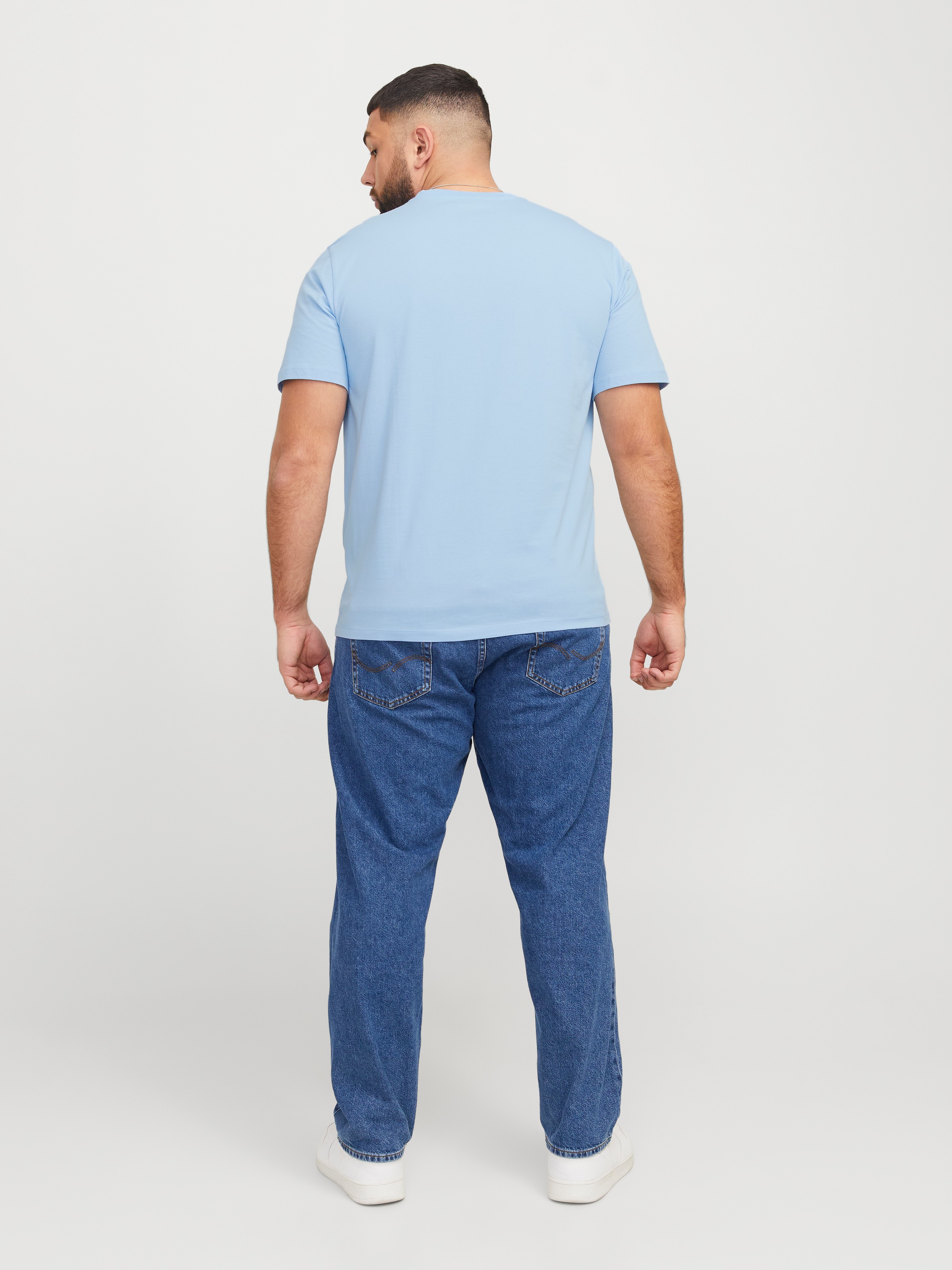Jack & Jones PlusSize T-Shirt »JJEPAULOS TEE SS CREW NECK NOOS PLS«, mit Logo Stickerei