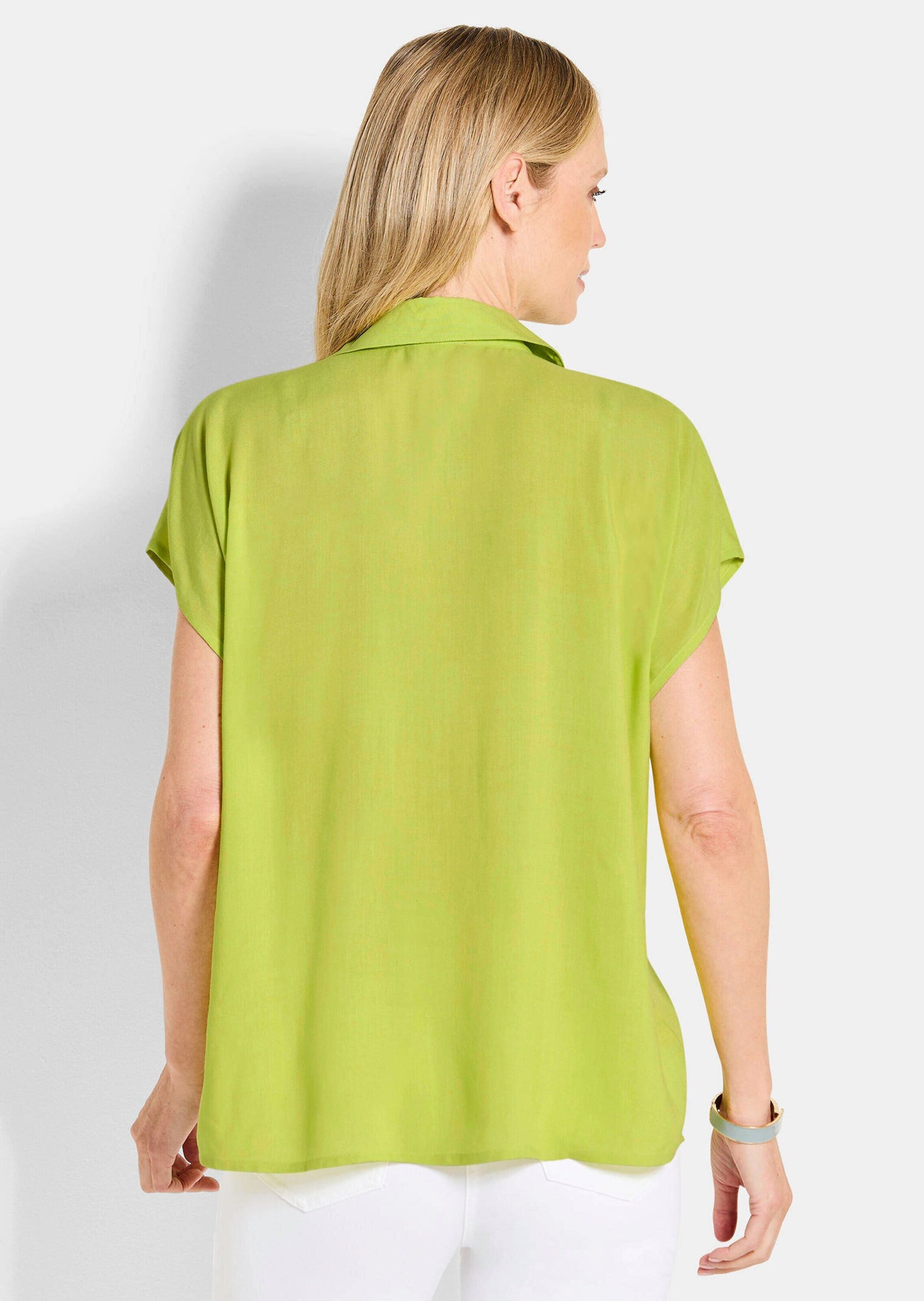 GOLDNER Klassische Bluse »Kurzgröße Uni Bluse mit Hemdkragen« superangenhme fliessende Viskose
