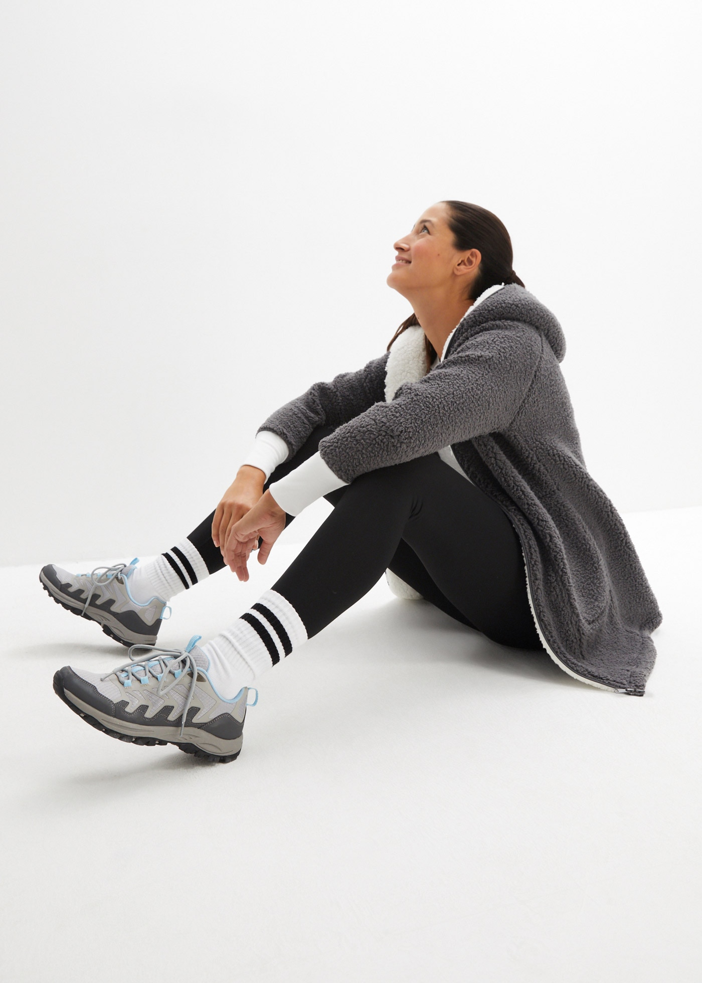 bonprix Fleecejacke mit Kapuze