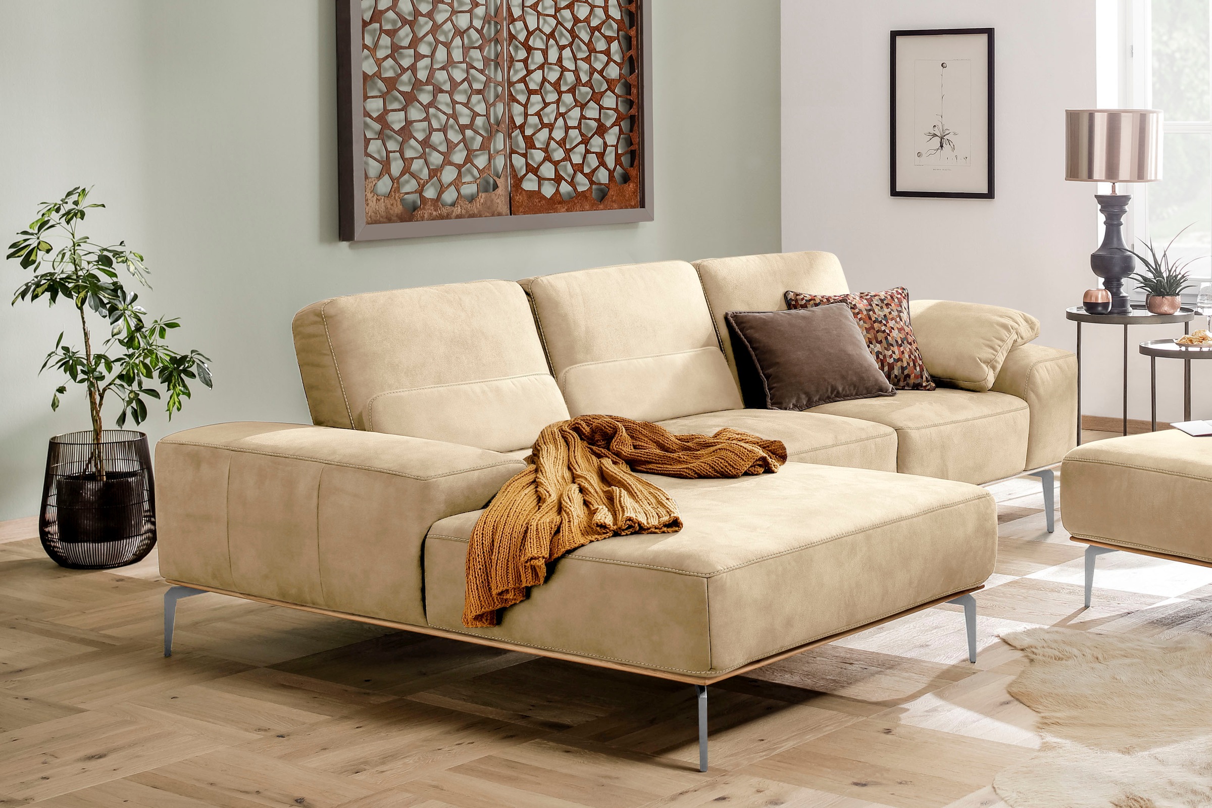 W.SCHILLIG Ecksofa »run, Designsofa mit tollem Sitzkomfort,  L-Form« mit elegantem Holzsockel, Füße in Chrom glänzend, Breite 279 cm