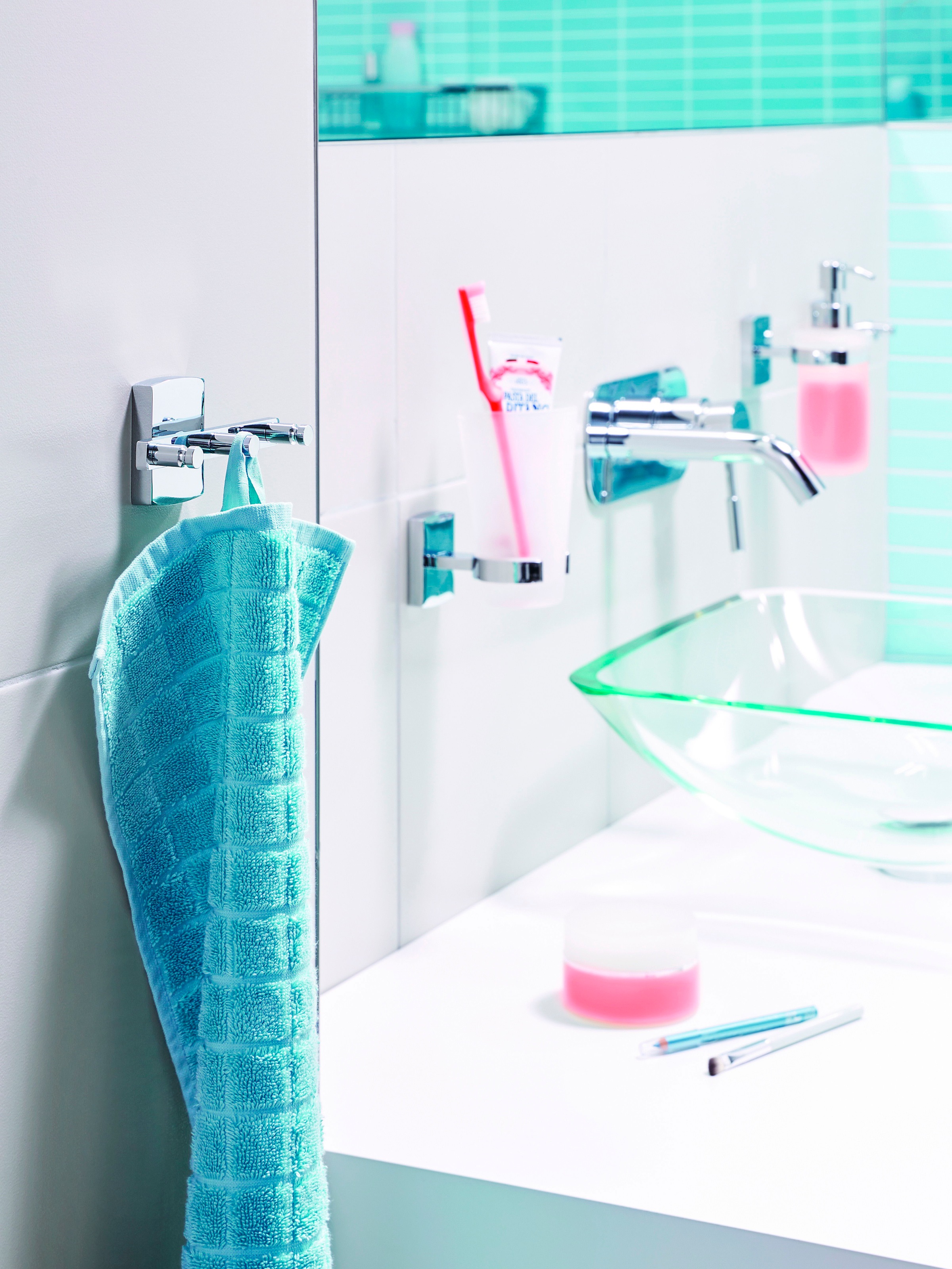 tesa Seifenspender »1x tesa klaam Design-Seifenspender« chrom-weiß 12,5 cm : 7 cm : 17 cm