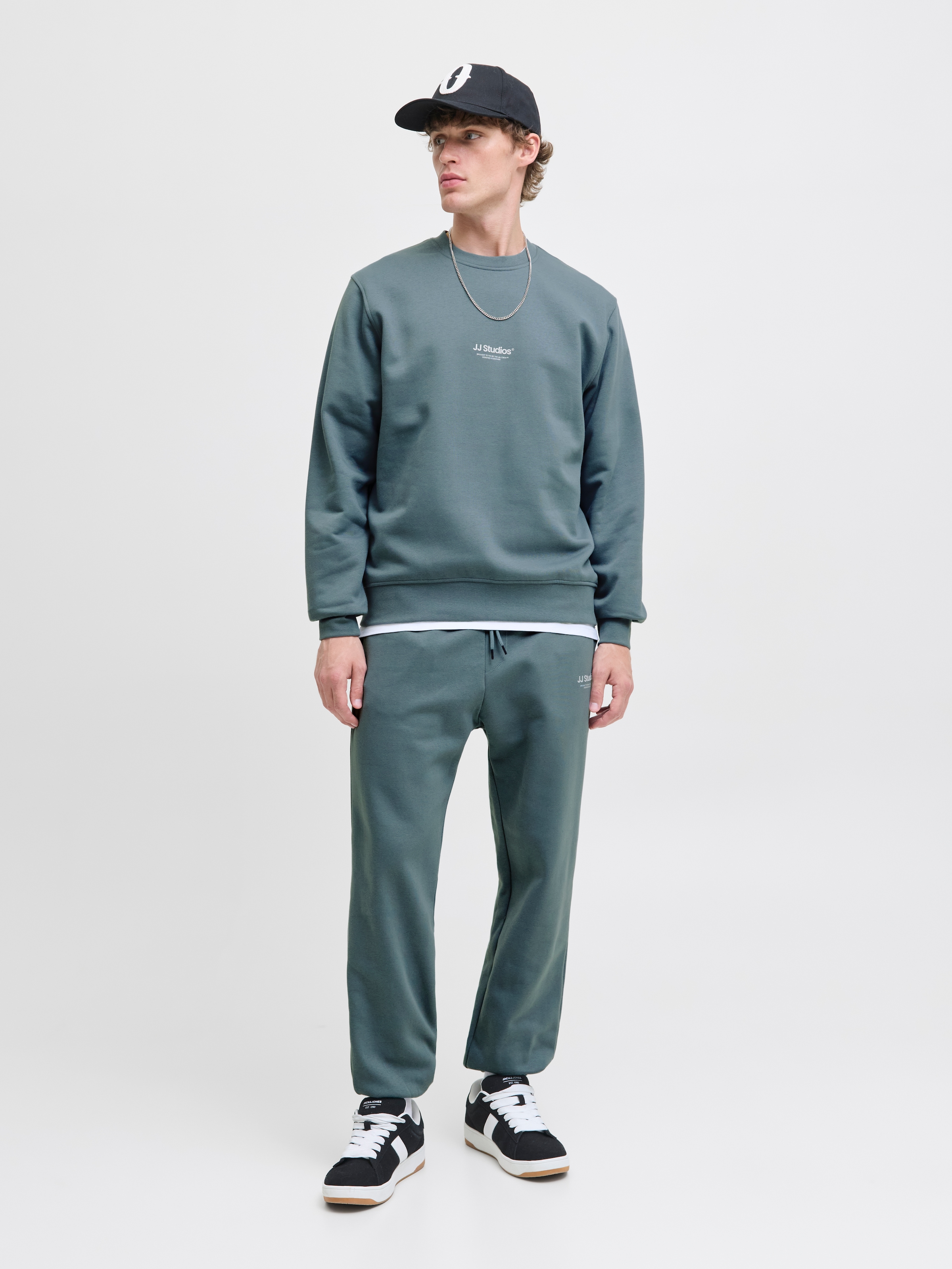 Jack & Jones Sweatshirt »JJESOHO SWEAT CREW NECK NOOS«, mit stylischem Print