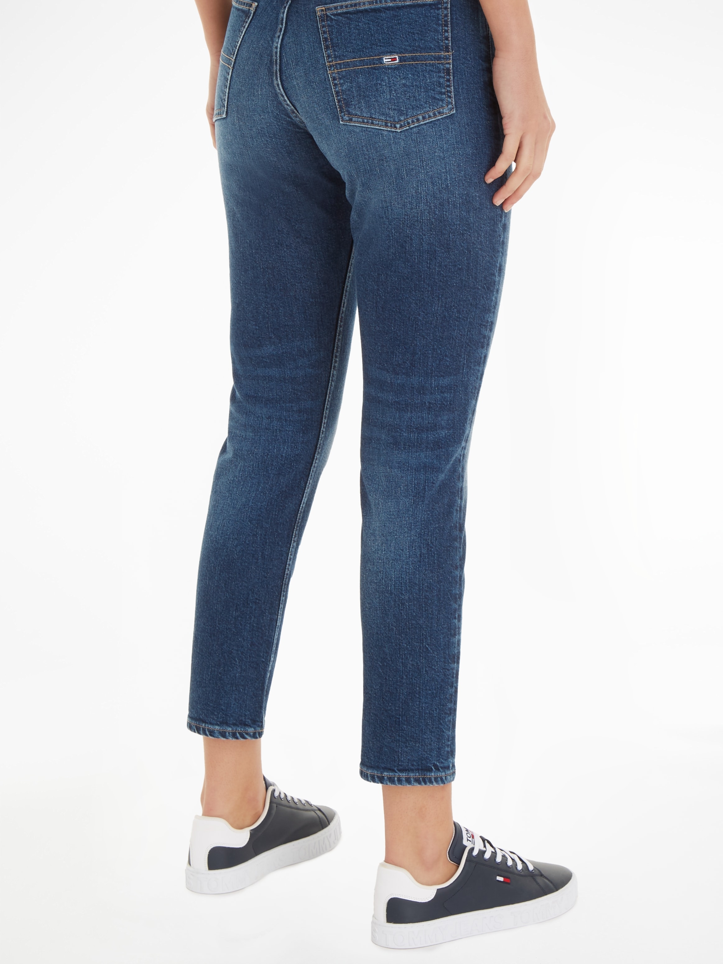 mit Slim-fit-Jeans SL CG4139«, ANK OTTOversand »IZZIE Logo-Badge Tommy Jeans HR Tommy bei