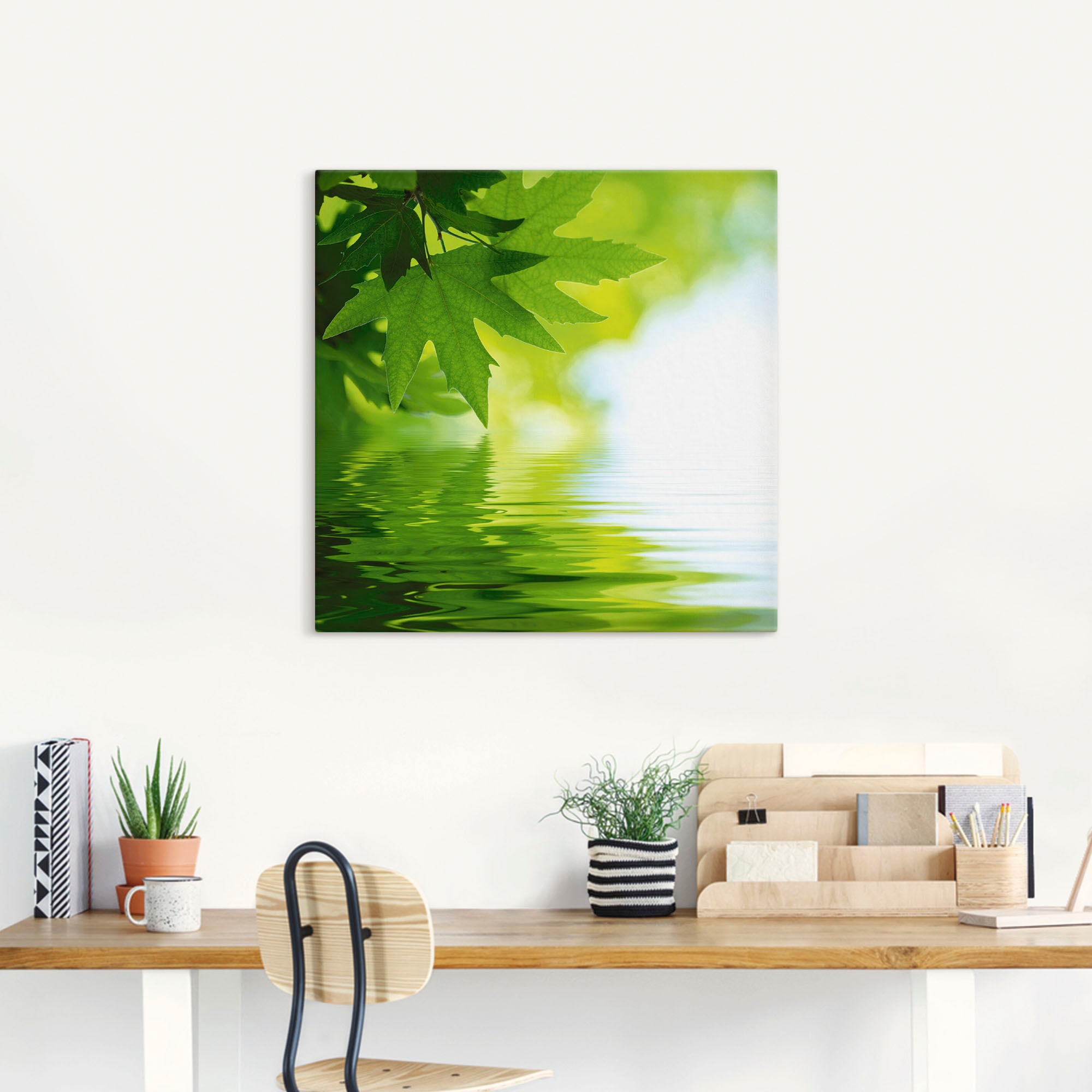 Artland Wandbild »Grüne Blätter reflektieren im Wasser«, Blätter, (1 St.), als Leinwandbild, Poster, Wandaufkleber in verschied. Größen