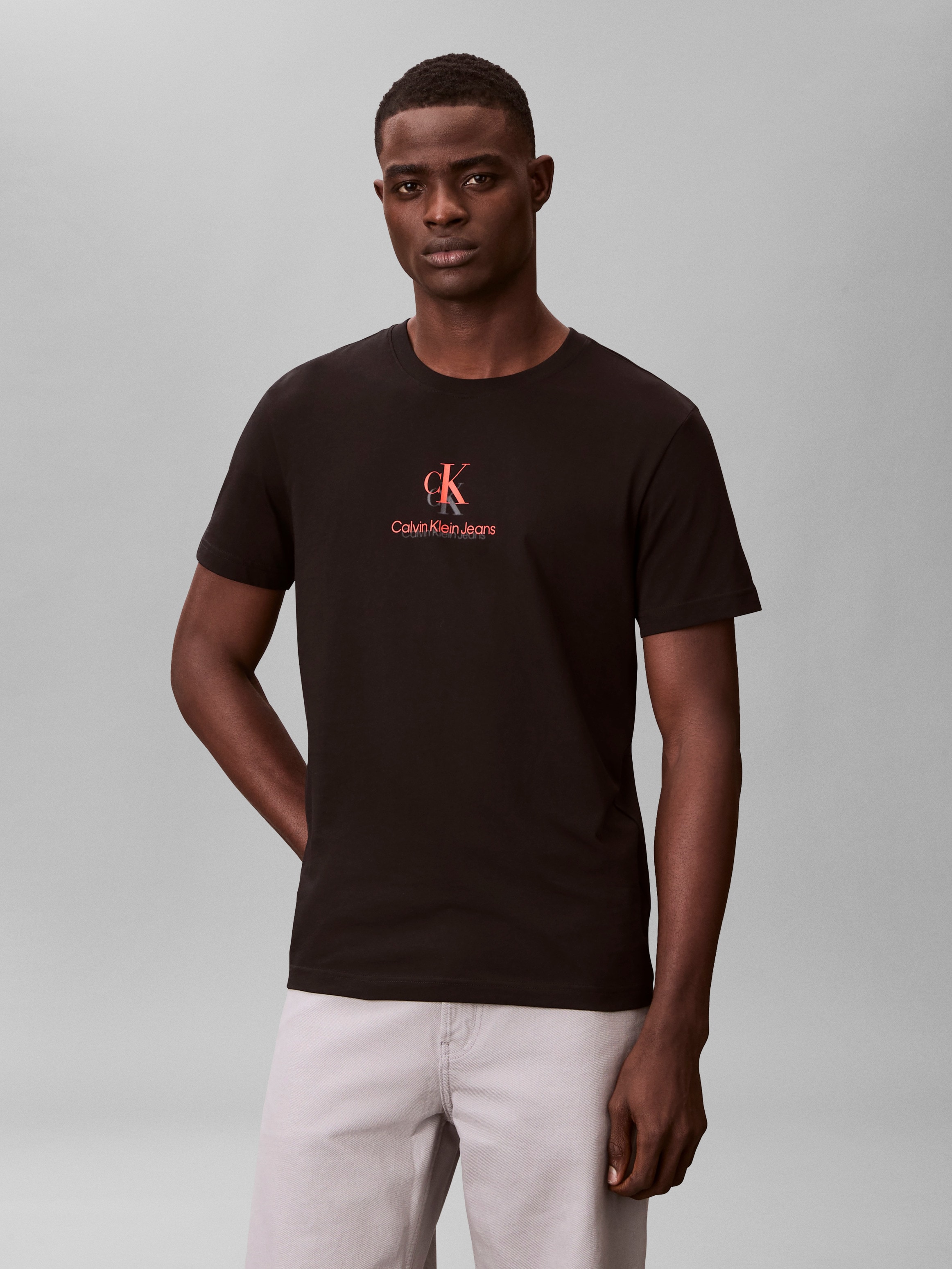 Calvin Klein Jeans T-Shirt Rundhalsausschnitt, Regular Fit, 2-farbiger Logoschriftzug