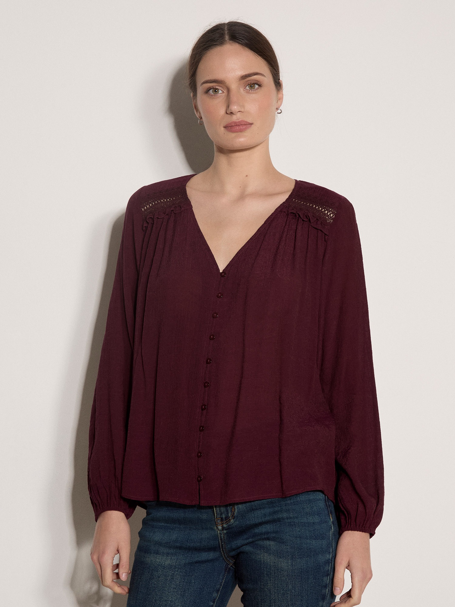 Apricot Spitzenbluse »Häkelbluse mit Schimmereffekt« mit Rüschenbesatz
