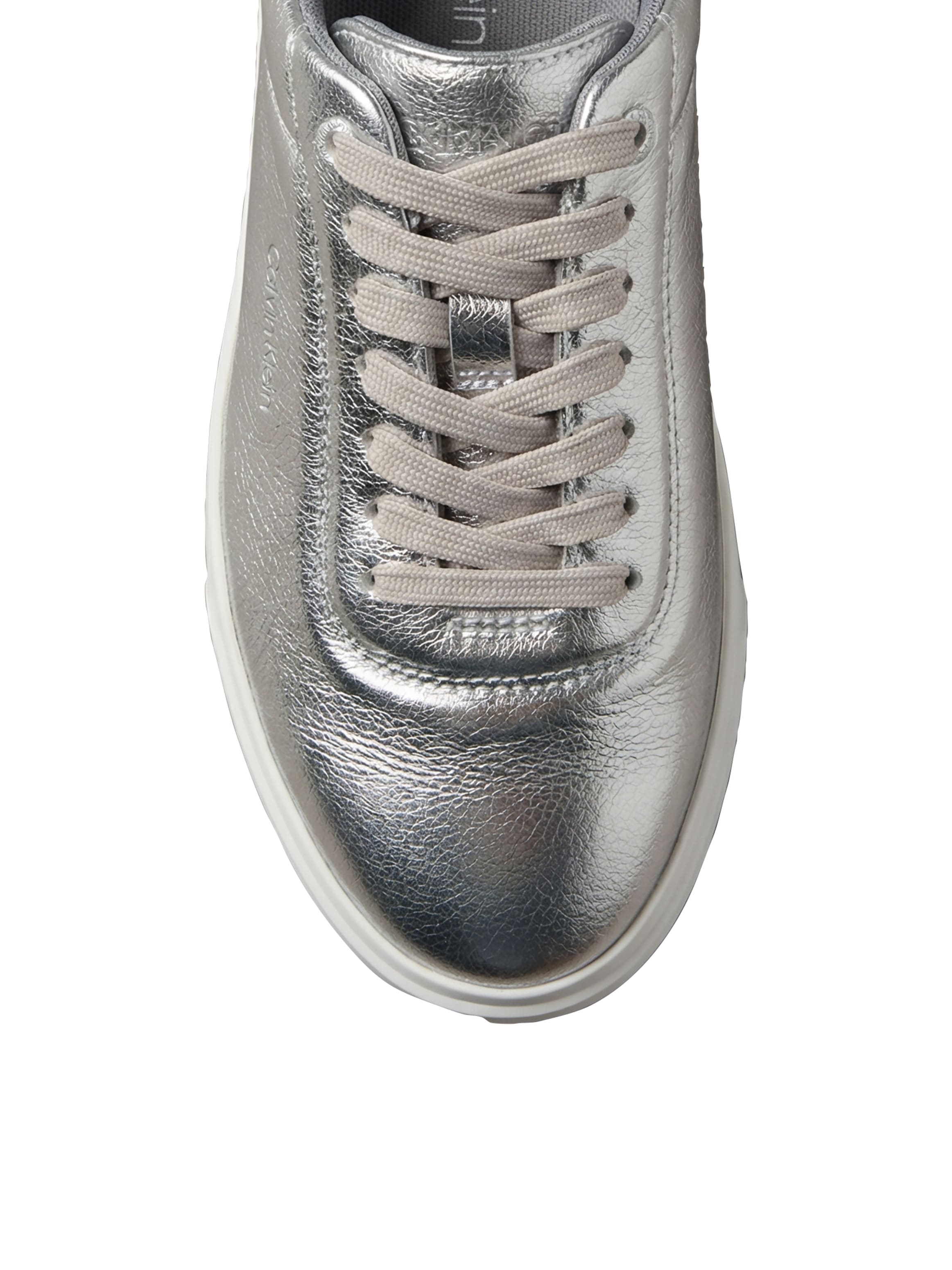 Calvin Klein Plateausneaker »LOW PRO CUPSOLE OXF LTH MET«  Schnürschuh, Halbschuh, Freizeitschuh im Metallic-Look