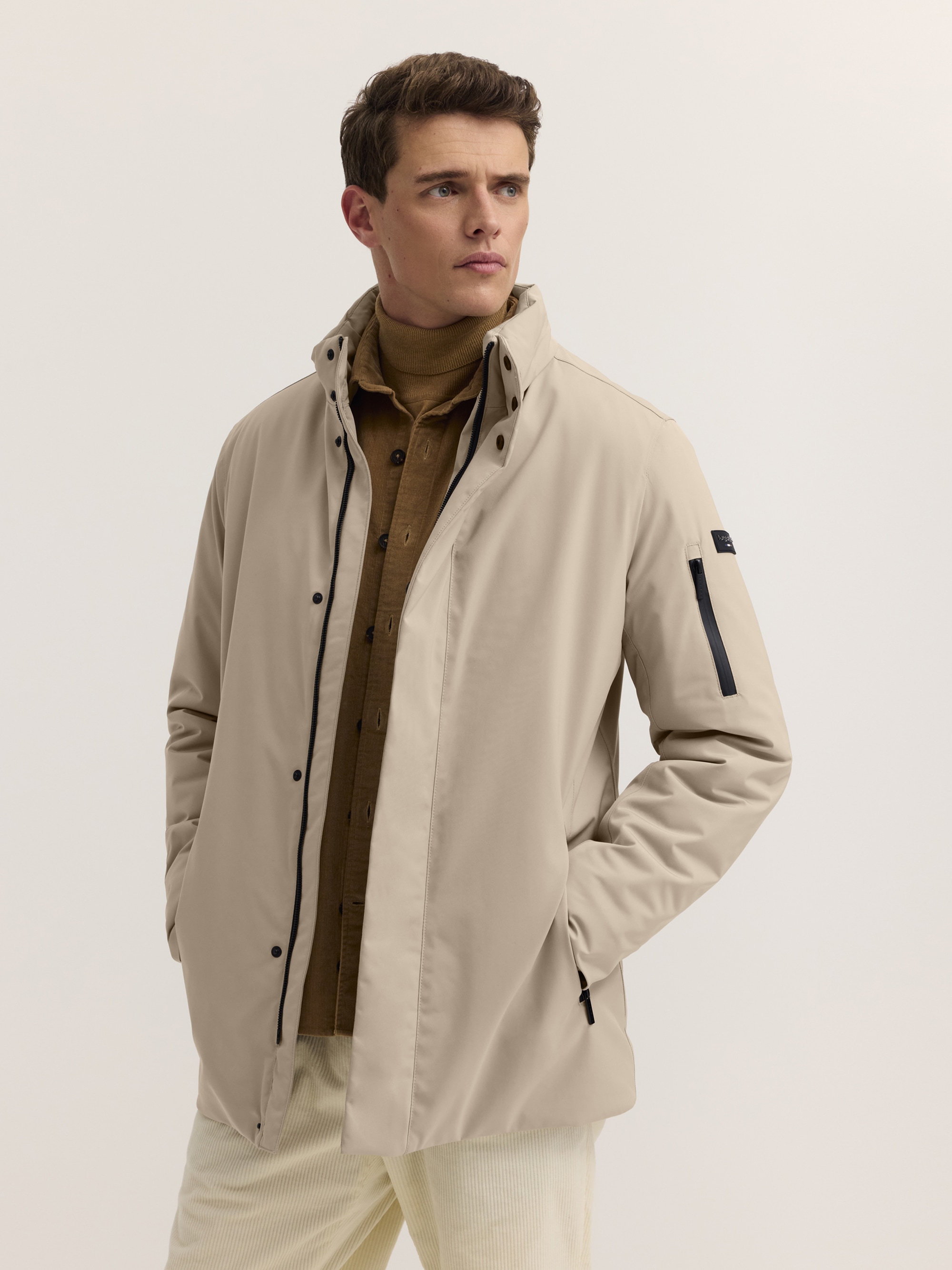 bugatti Kurzjacke »Regular Fit« mit Kapuze Regular Fit Sorona Stehkragen Kapuze