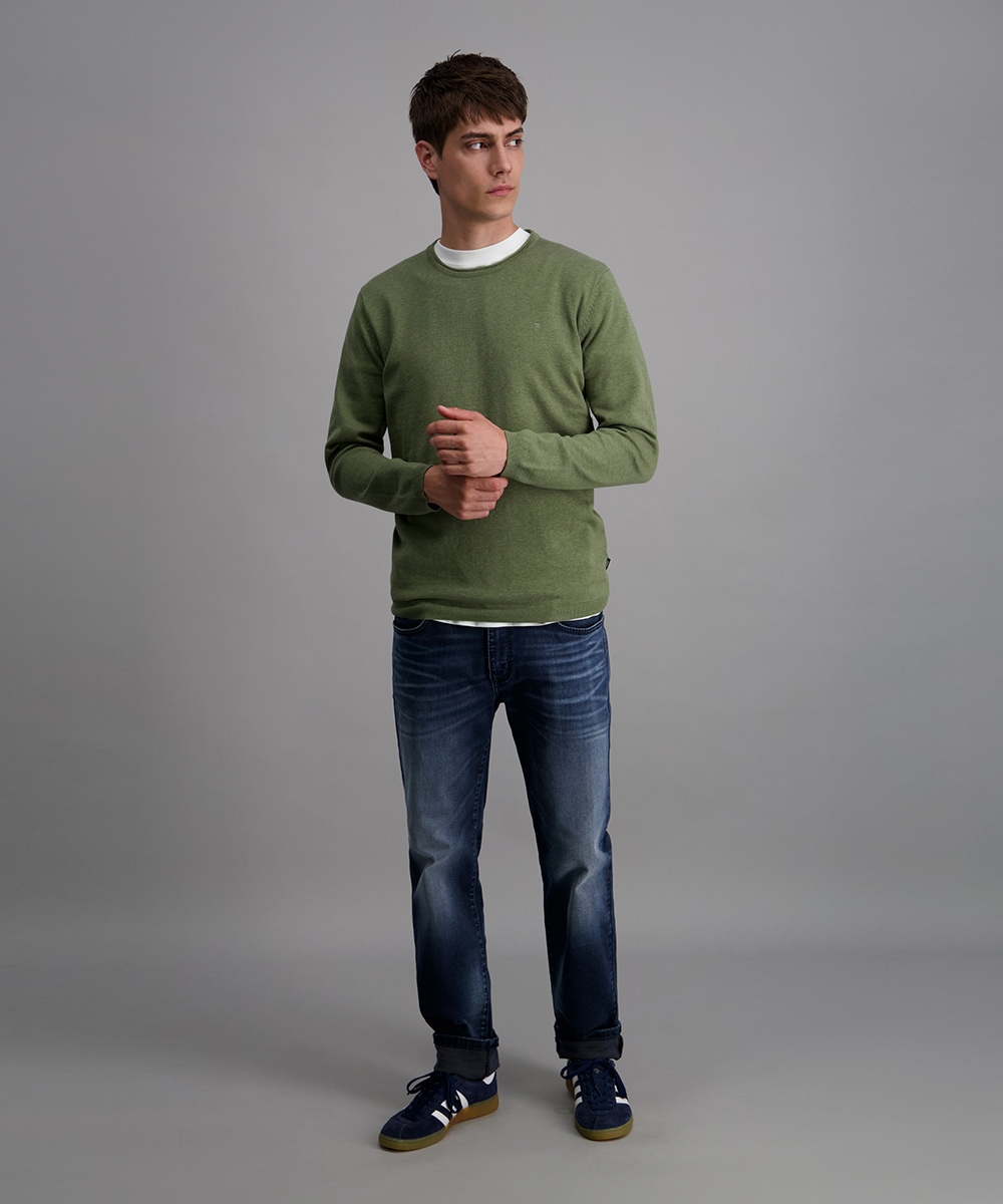 Pioneer Authentic Jeans Rundhalspullover, Ausschnitt mit Rollkante, Außennähte