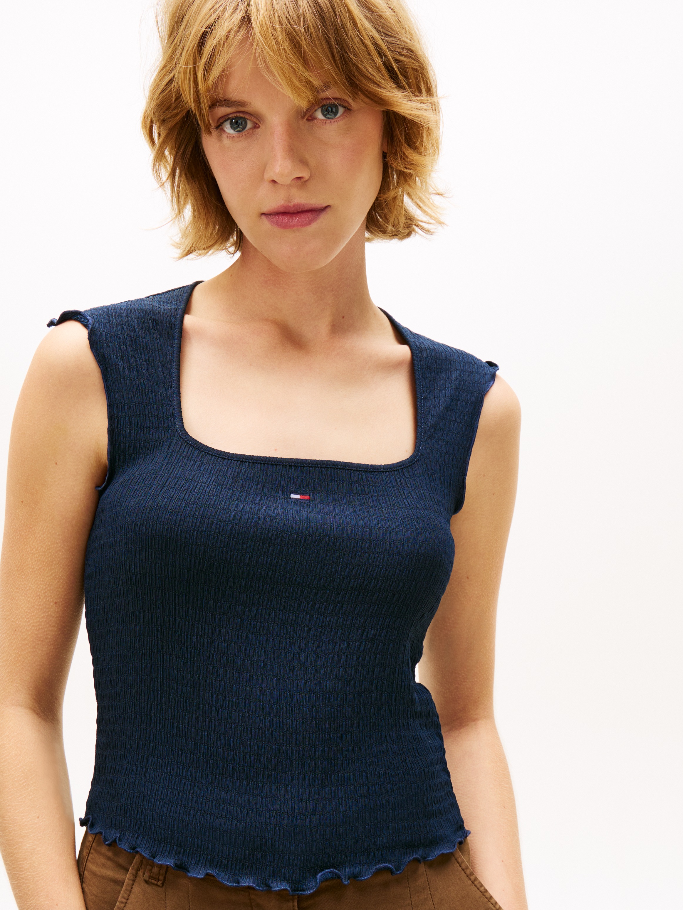 Tommy Jeans Kurzarmshirt »TJW SLIM SH SQUARE NCK SMOCK TOP« mit dem gewellten Saum