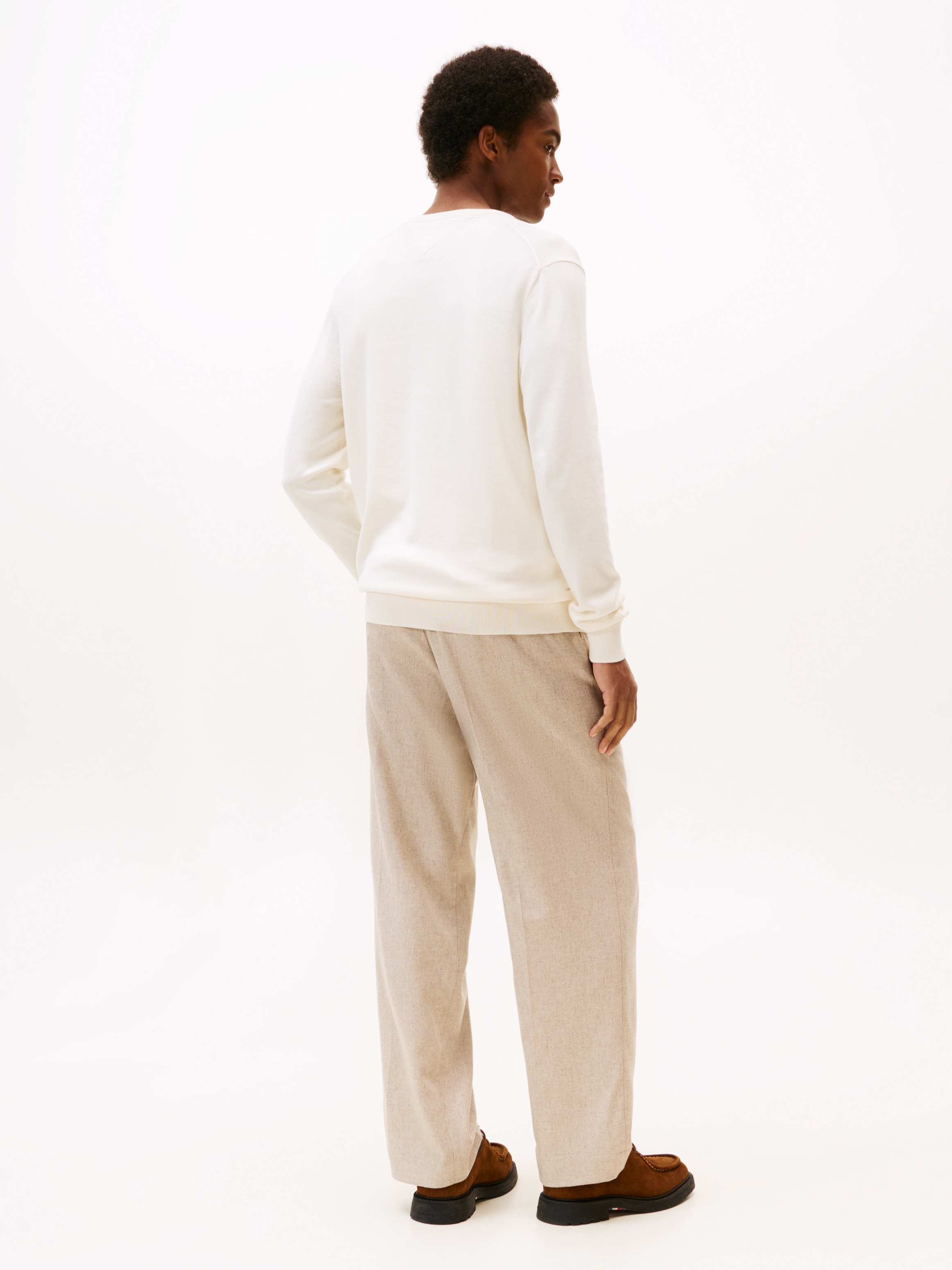 Tommy Hilfiger Strickpullover »ESSENTIAL COTTON V NECK mit V-Ausschnitt und Stickerei« unifarben, casual, regular fit, Baumwolle, V-Ausschnitt