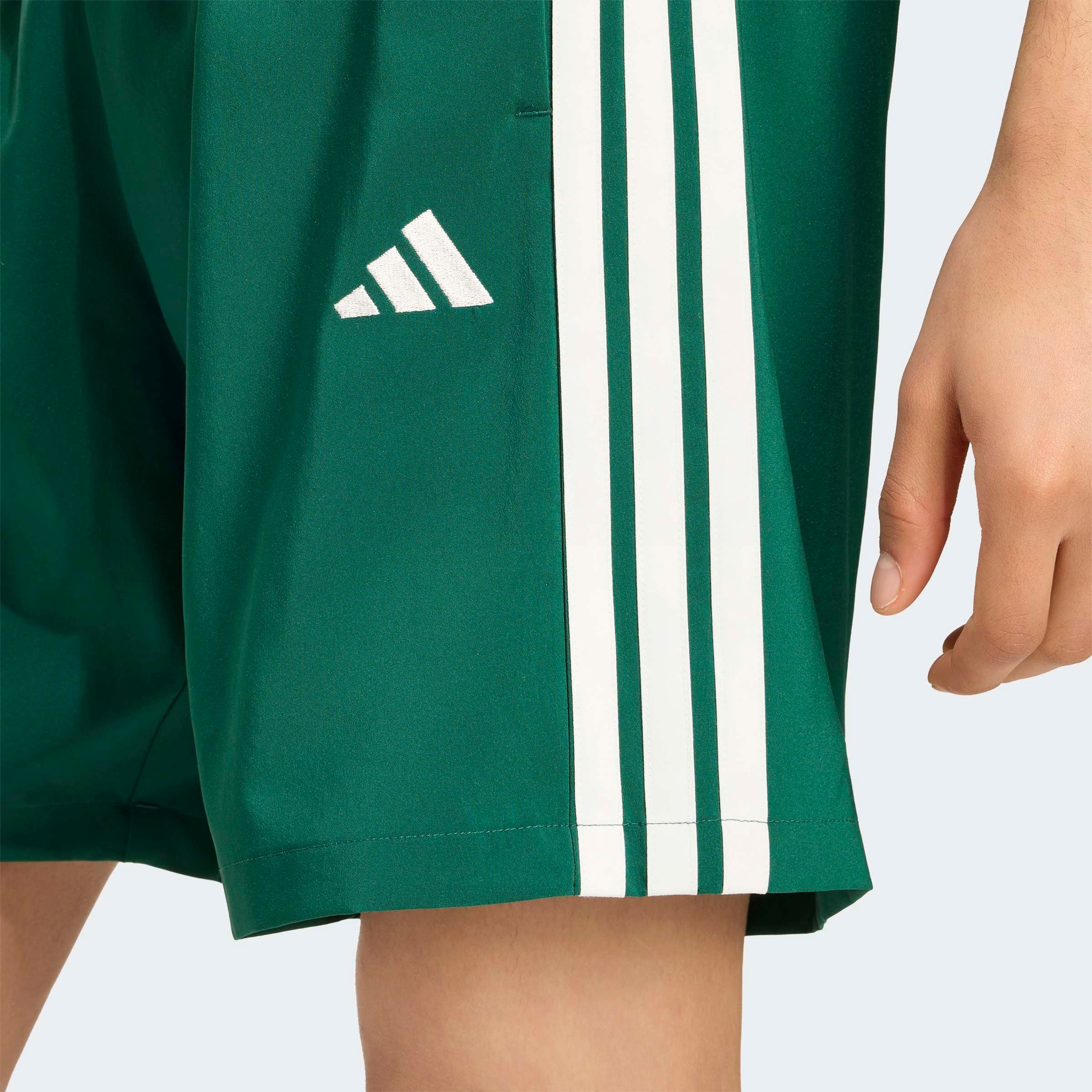 adidas Sportswear Shorts »ESSENTIALS 3-STREIFEN CHELSEA LITE, GEWEBT«