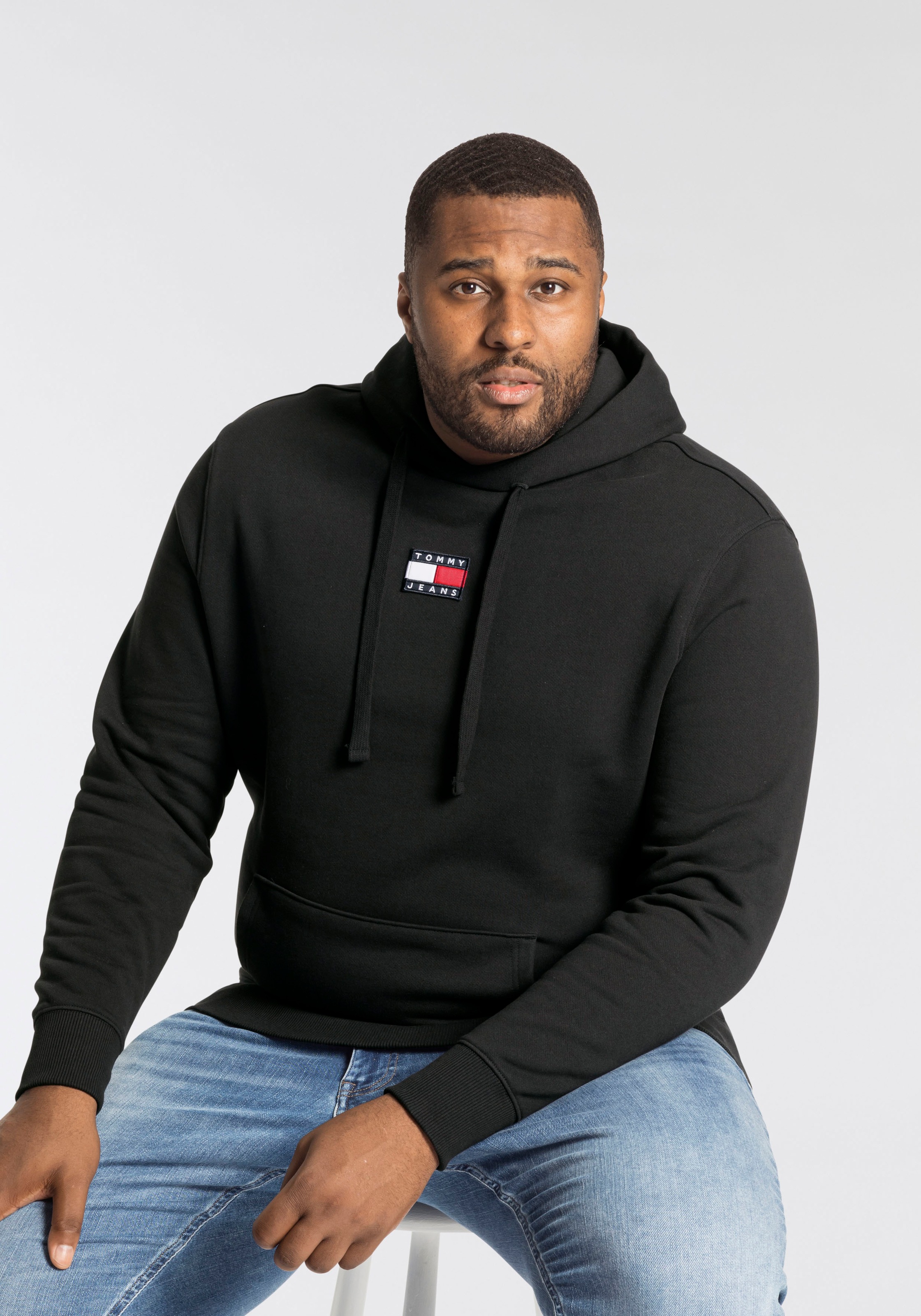 Tommy Jeans Plus Kapuzensweatshirt »TJM PLUS TOMMY BADGE HOODIE«