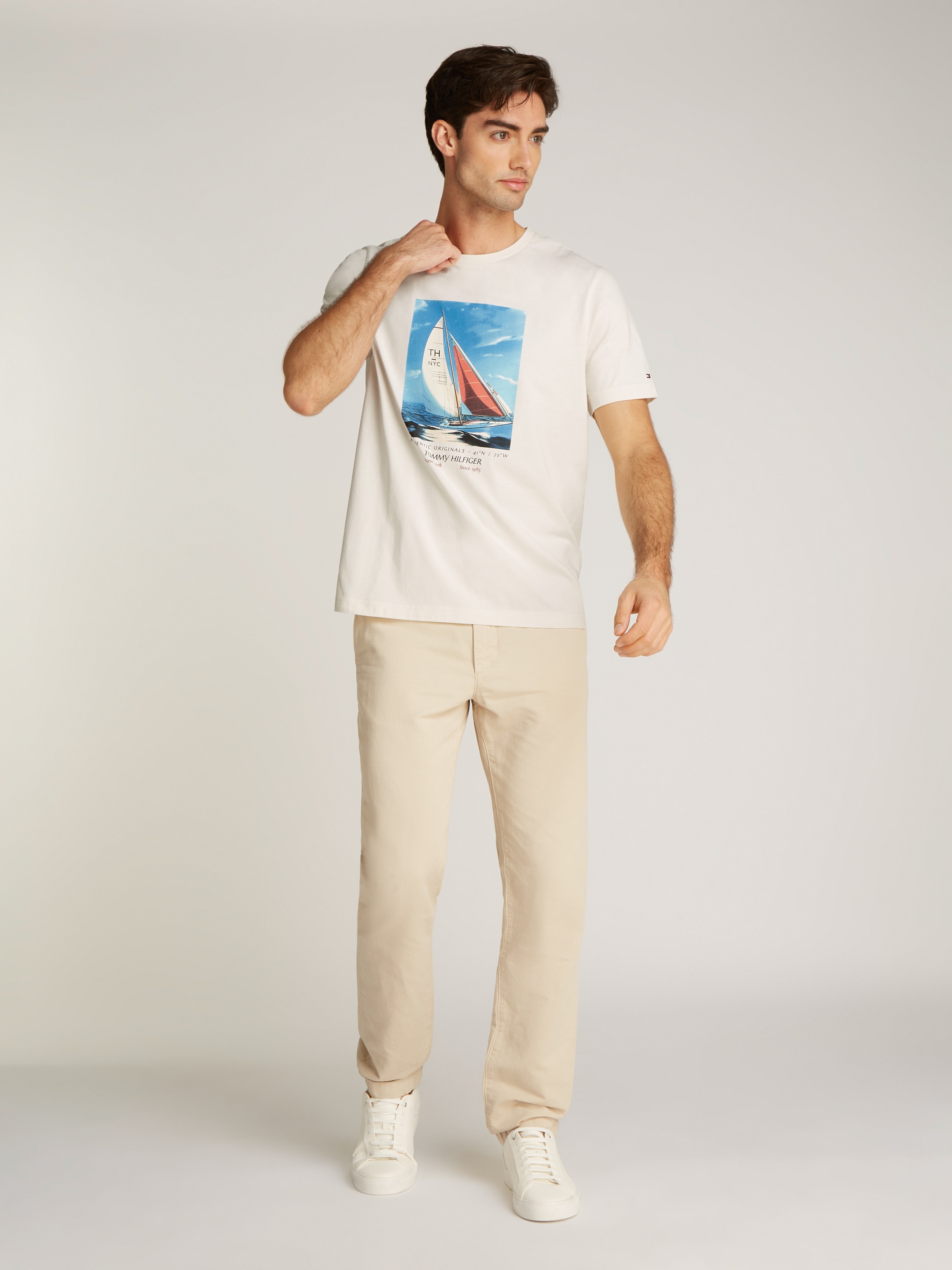 Tommy Hilfiger T-Shirt »HILFIGER COLOR PHOTO PRINT TEE«, mit modischem Print