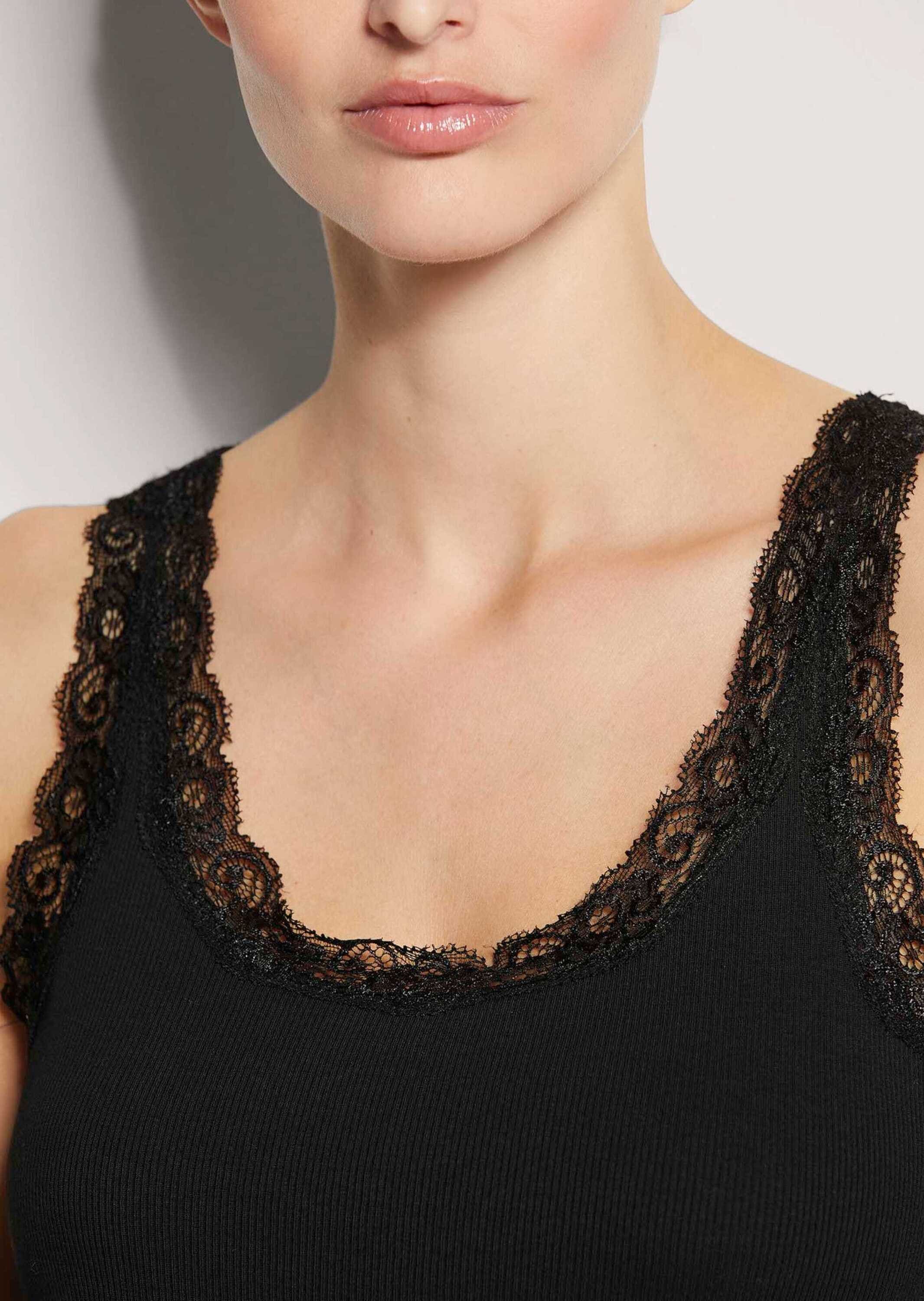 MADELEINE Trägertop »Spitzentop Ärmelloses Sommer-Top mit edler Spitze«