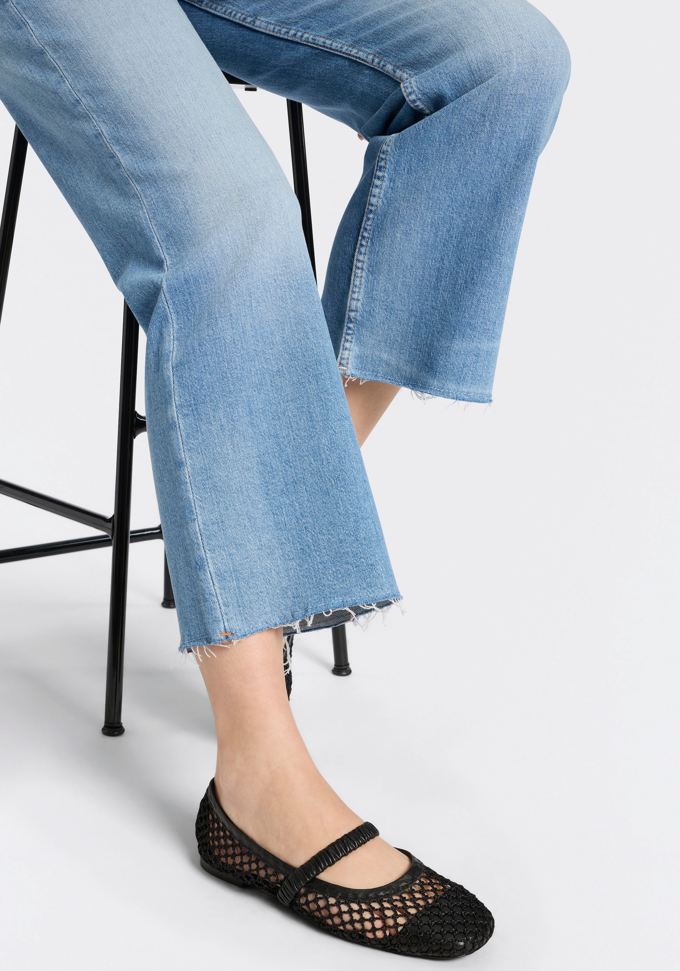 BOSS ORANGE 7/8-Jeans »SOFT KICK FLARE 2.0 Premium Damenmode« Stretch-Denim, offener Saum