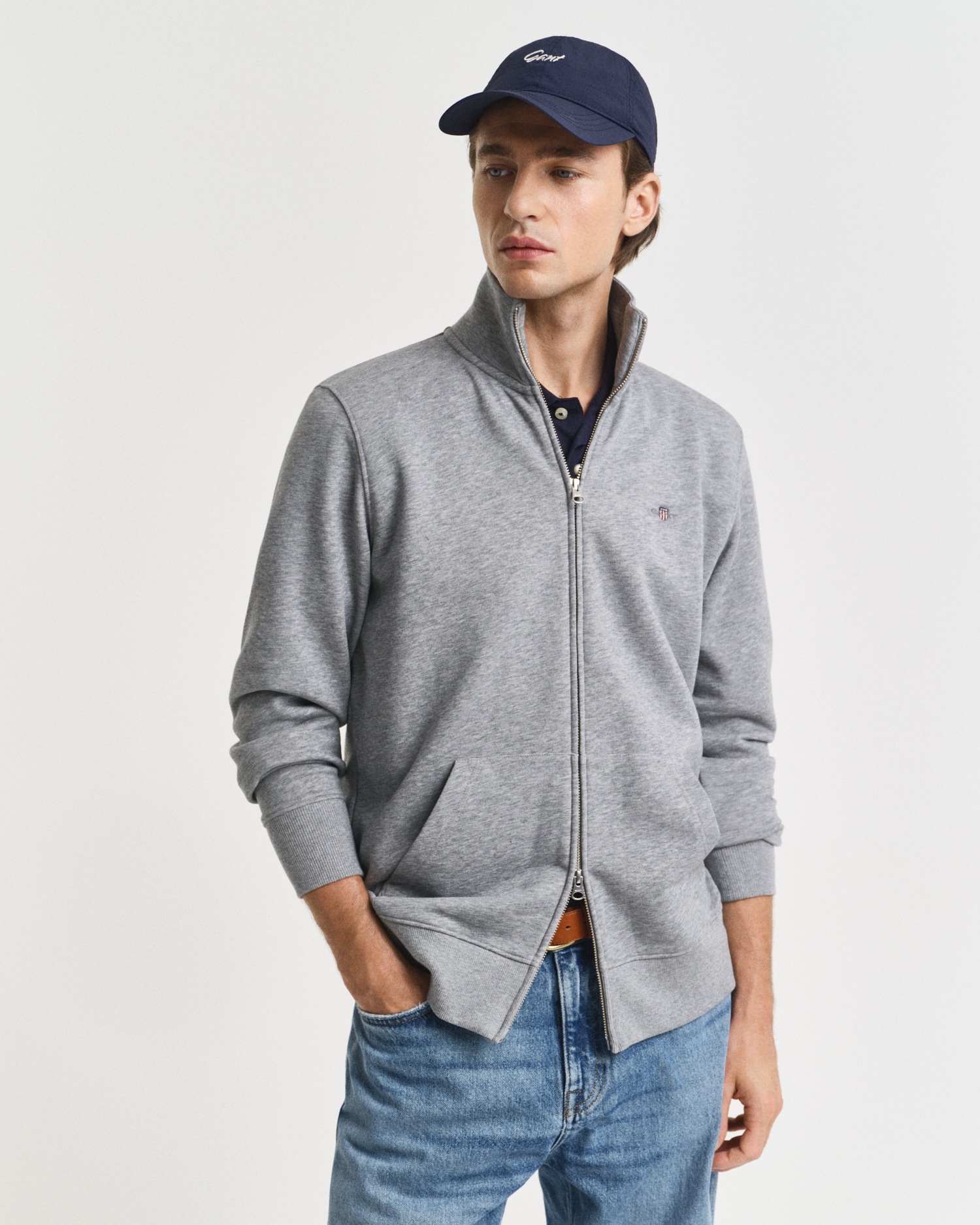 Gant Sweatjacke »REG SHIELD FULL ZIP SWEAT«, mit Logostickerei auf der Brust