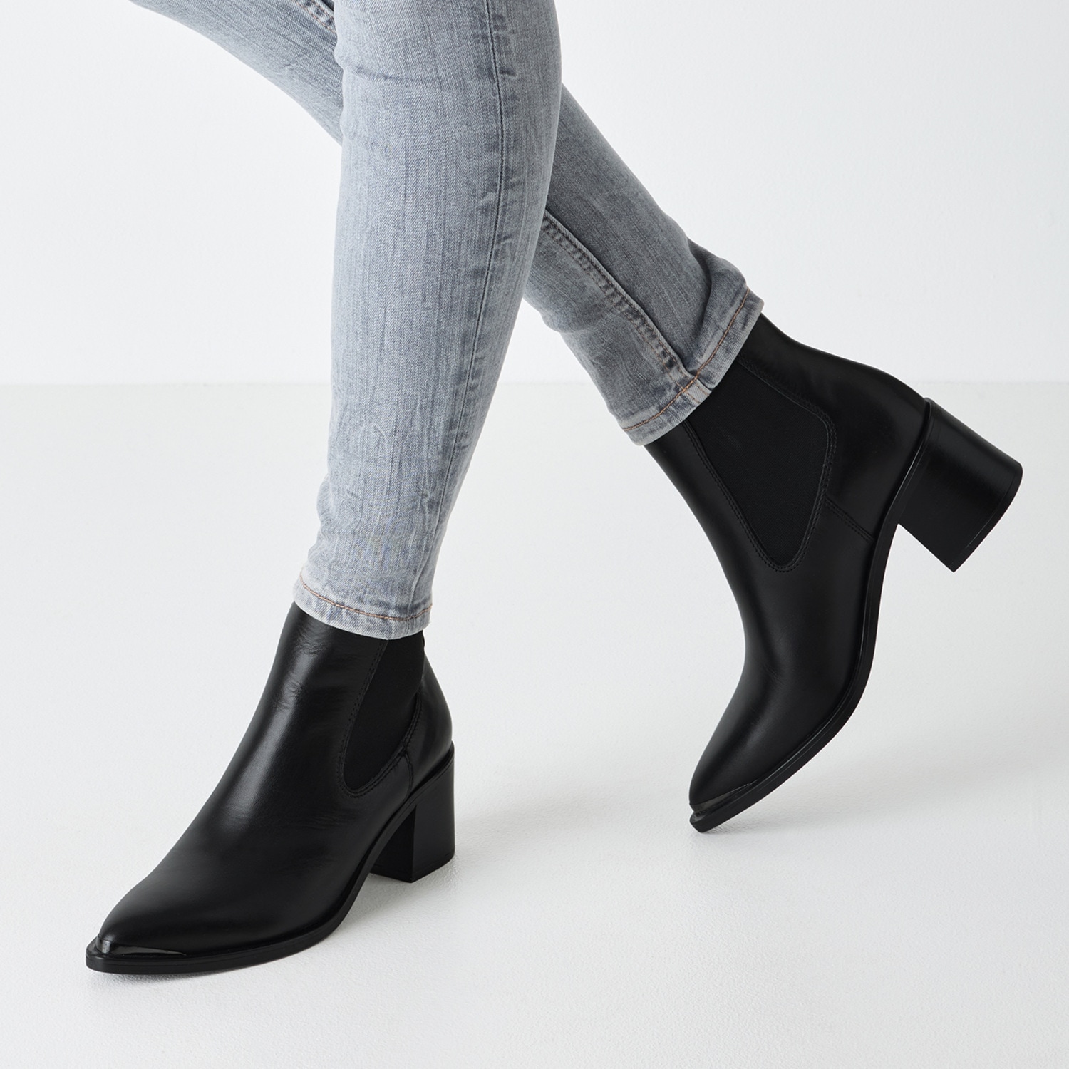Tamaris Chelseaboots  Businessschuh, Stiefelette mit elegantem Blockabsatz, schmale Form