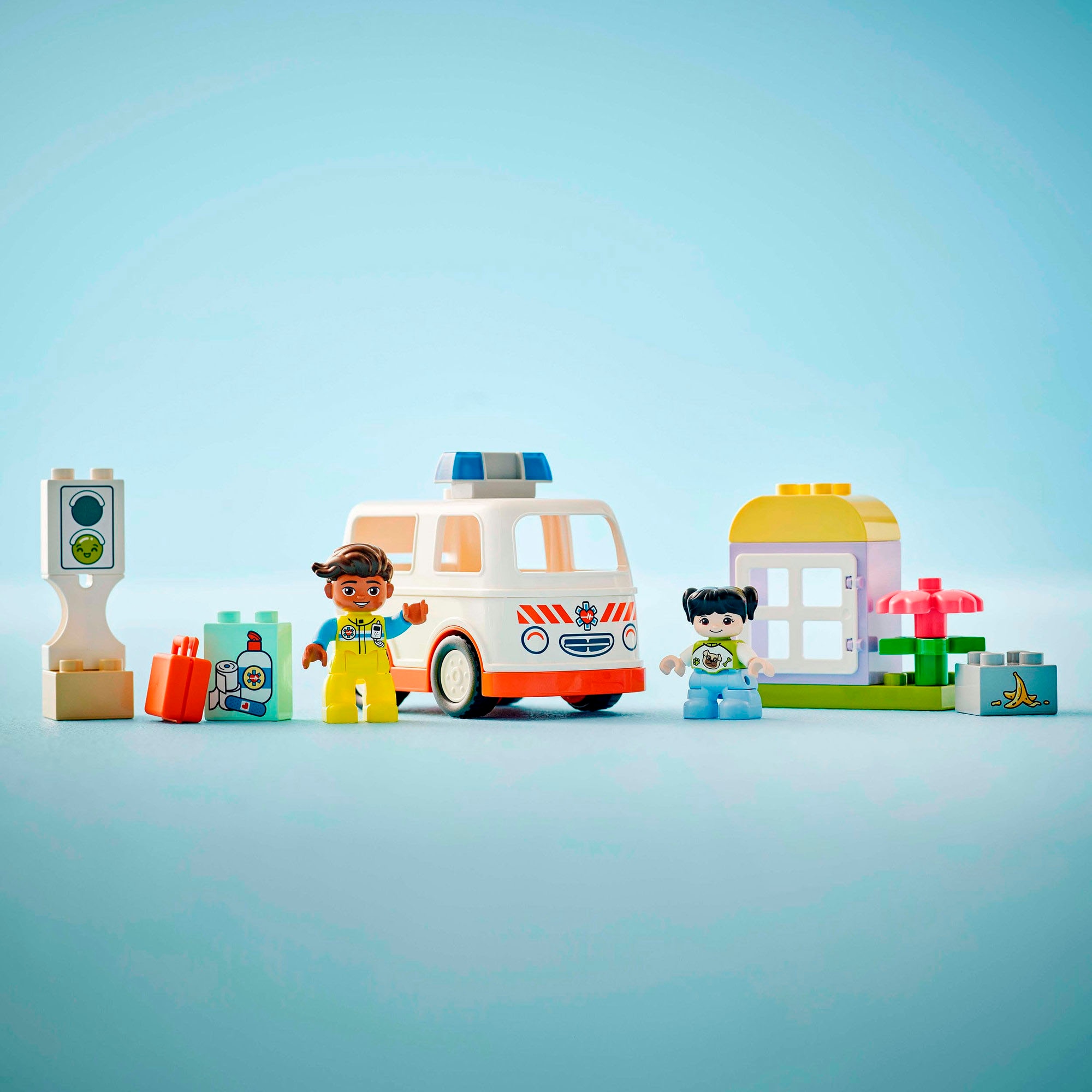 LEGO® Konstruktionsspielsteine »Rettungswagen mit Fahrer (10447), LEGO DUPLO Town«, (19 St.), Made in Europe