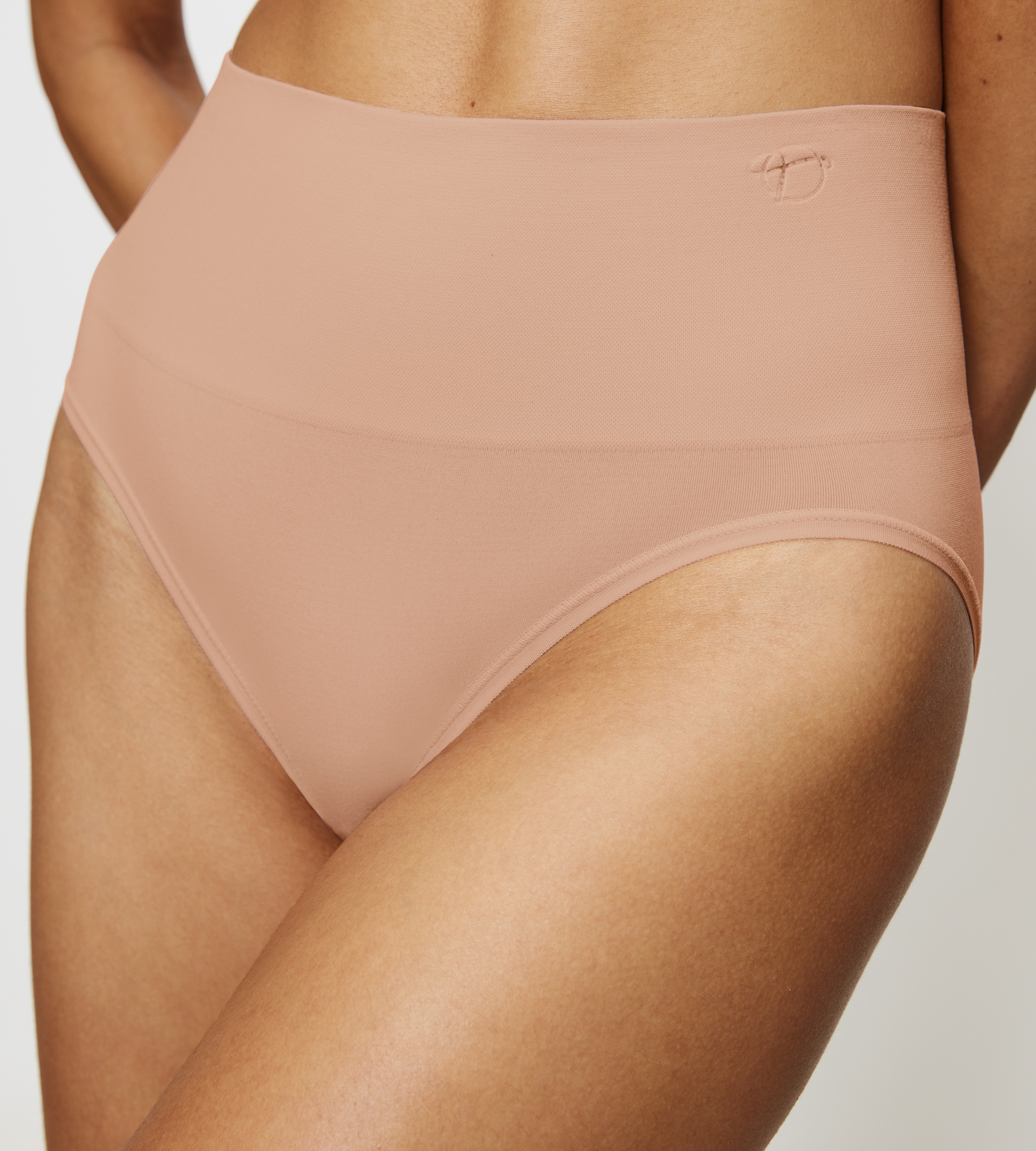 Triumph Shapingslip »Soft Sculpt« nahtlos, leicht formend, hoher Beinausschnitt